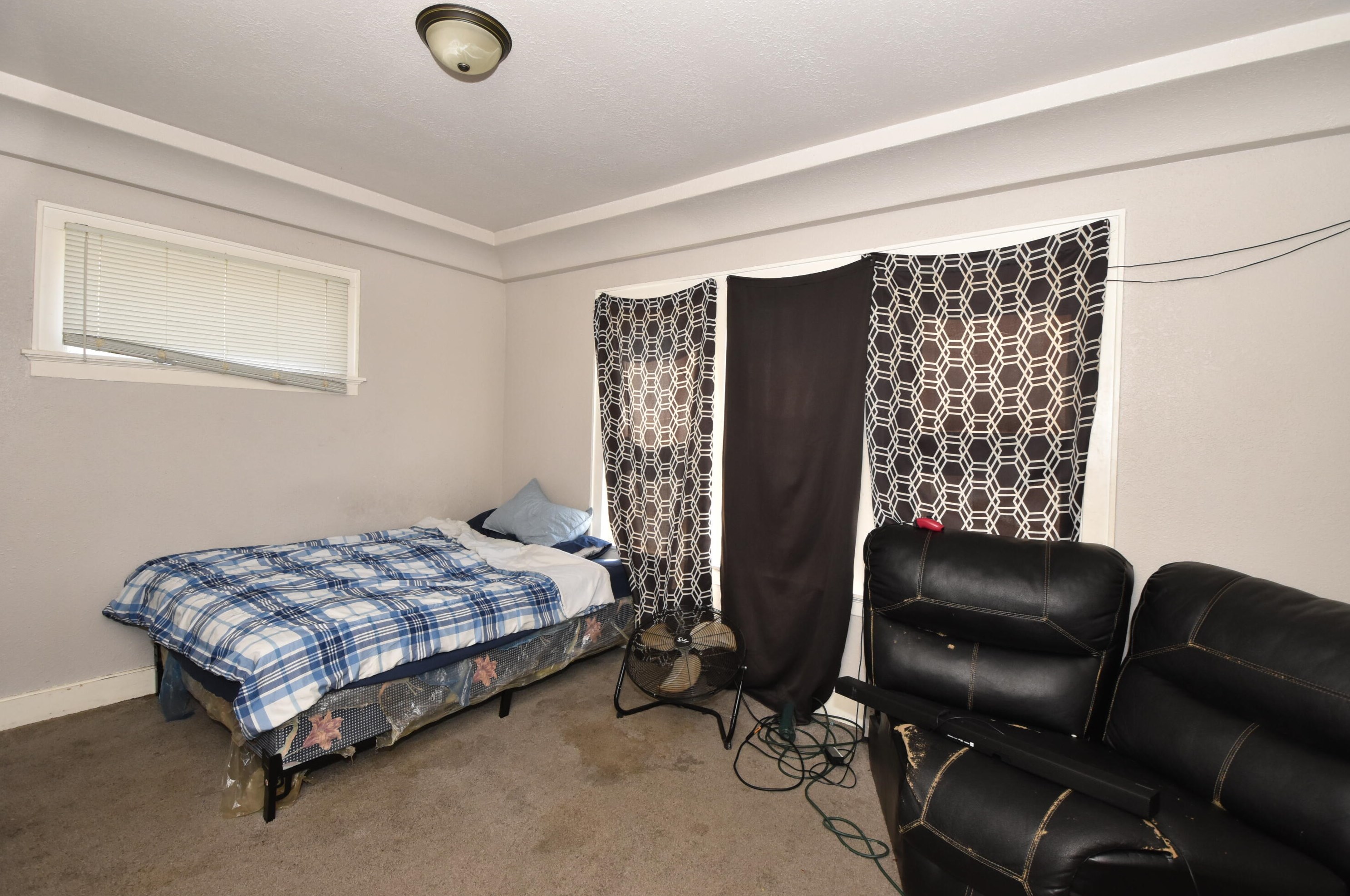 2926 Melvina St, Milwaukee WI 53216-2649 exterior