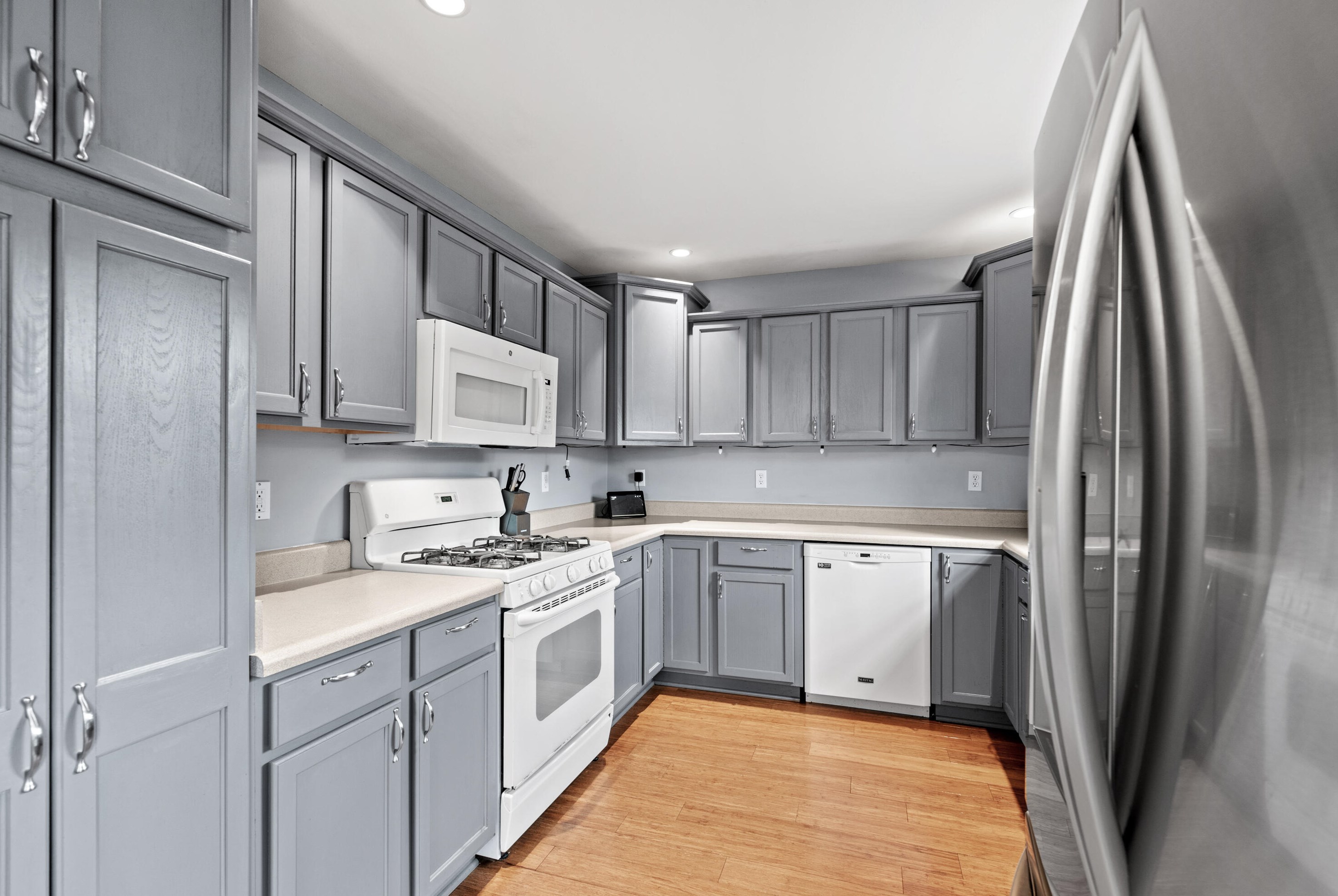 1941 Kissel Dr, Hartford, WI 53027-8304
