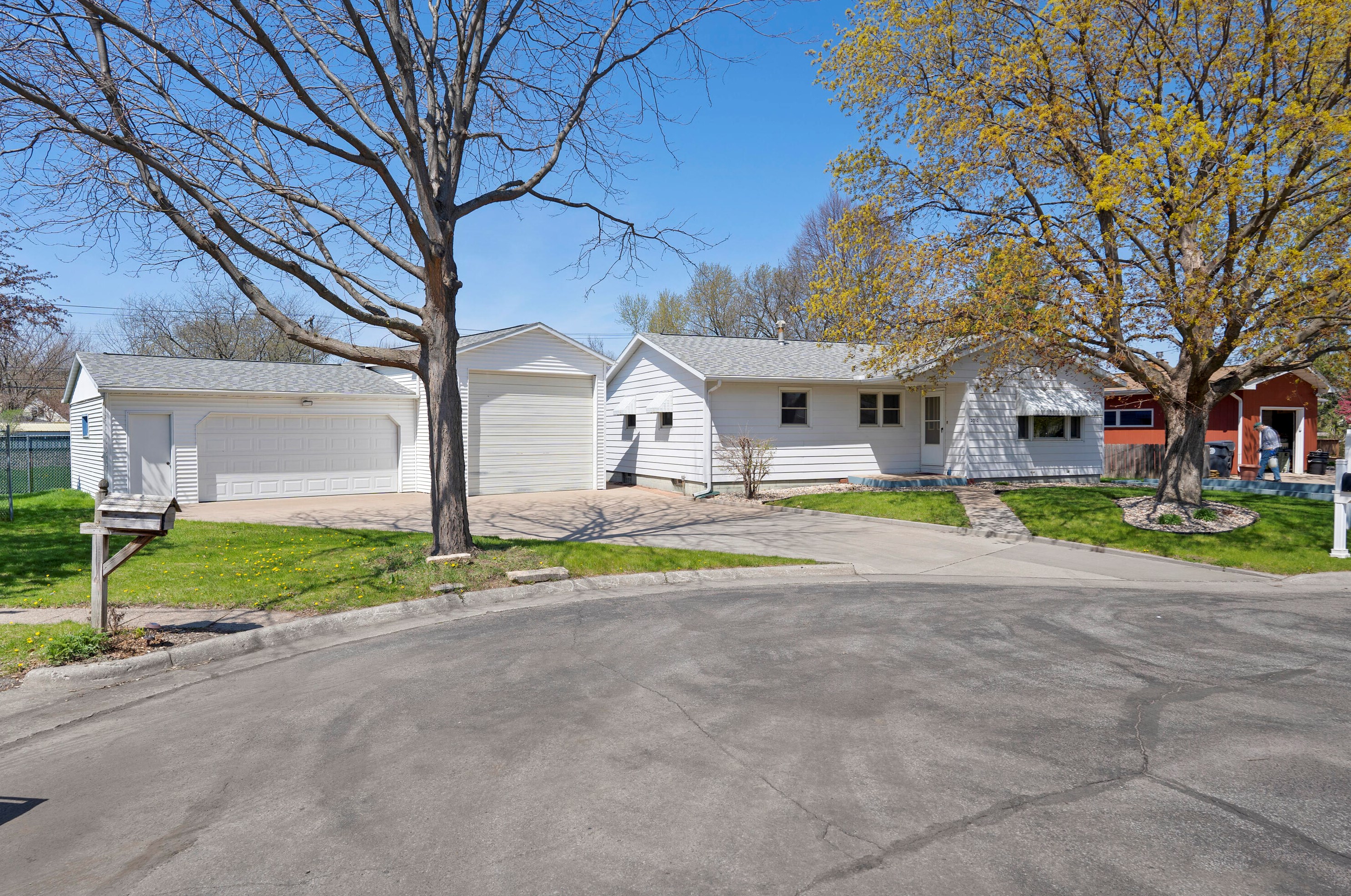 2310 29th Ct, La Crosse, WI 54601-7415