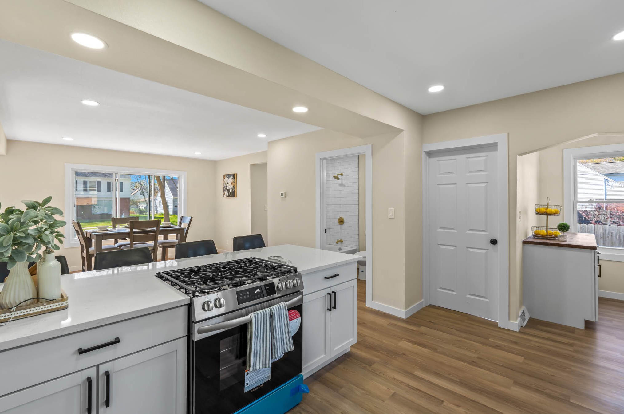 2920 83rd St, Milwaukee WI  53219-2712 exterior