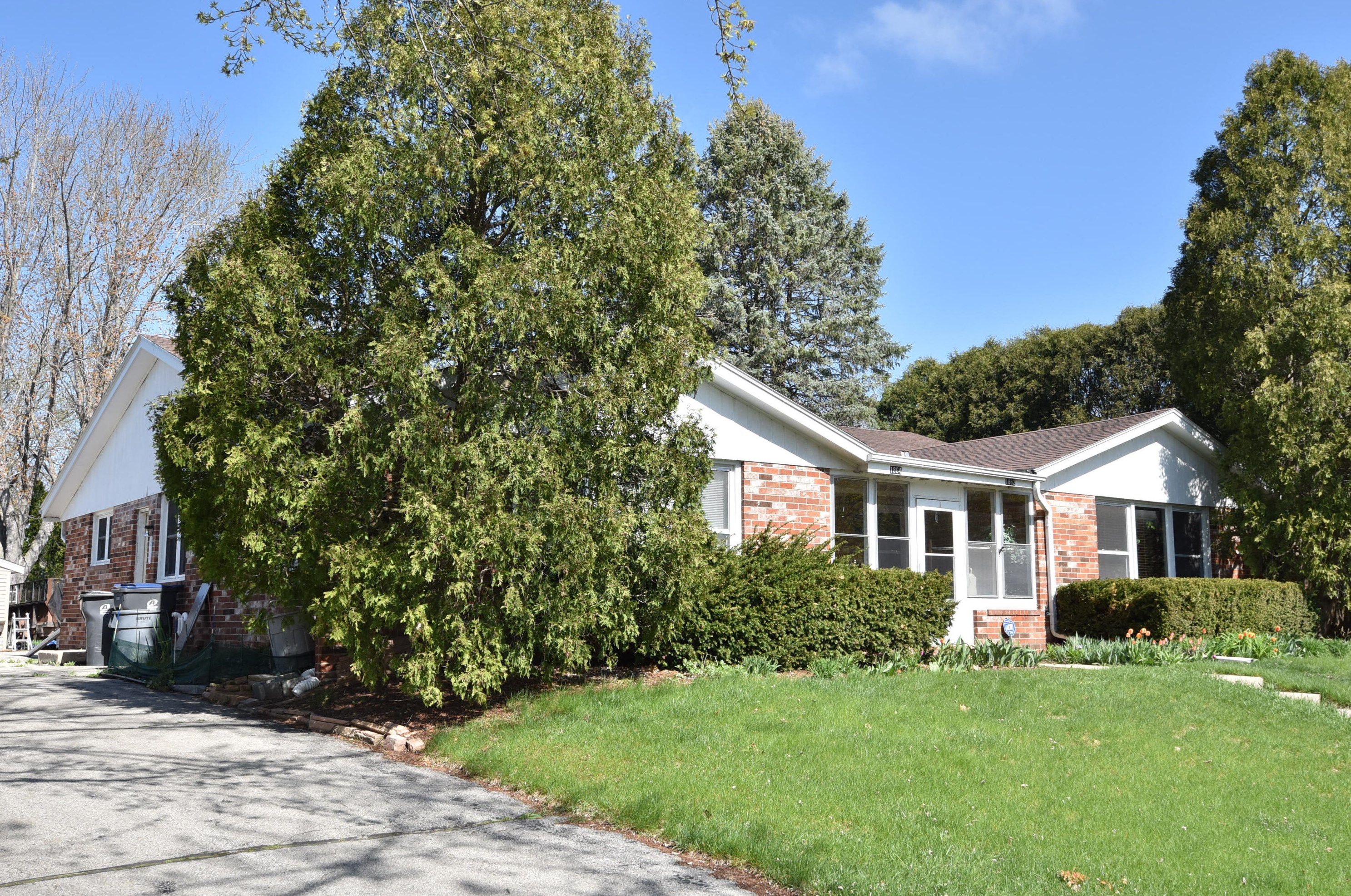 1862 Haymarket Rd, Waukesha, WI 53189-7162