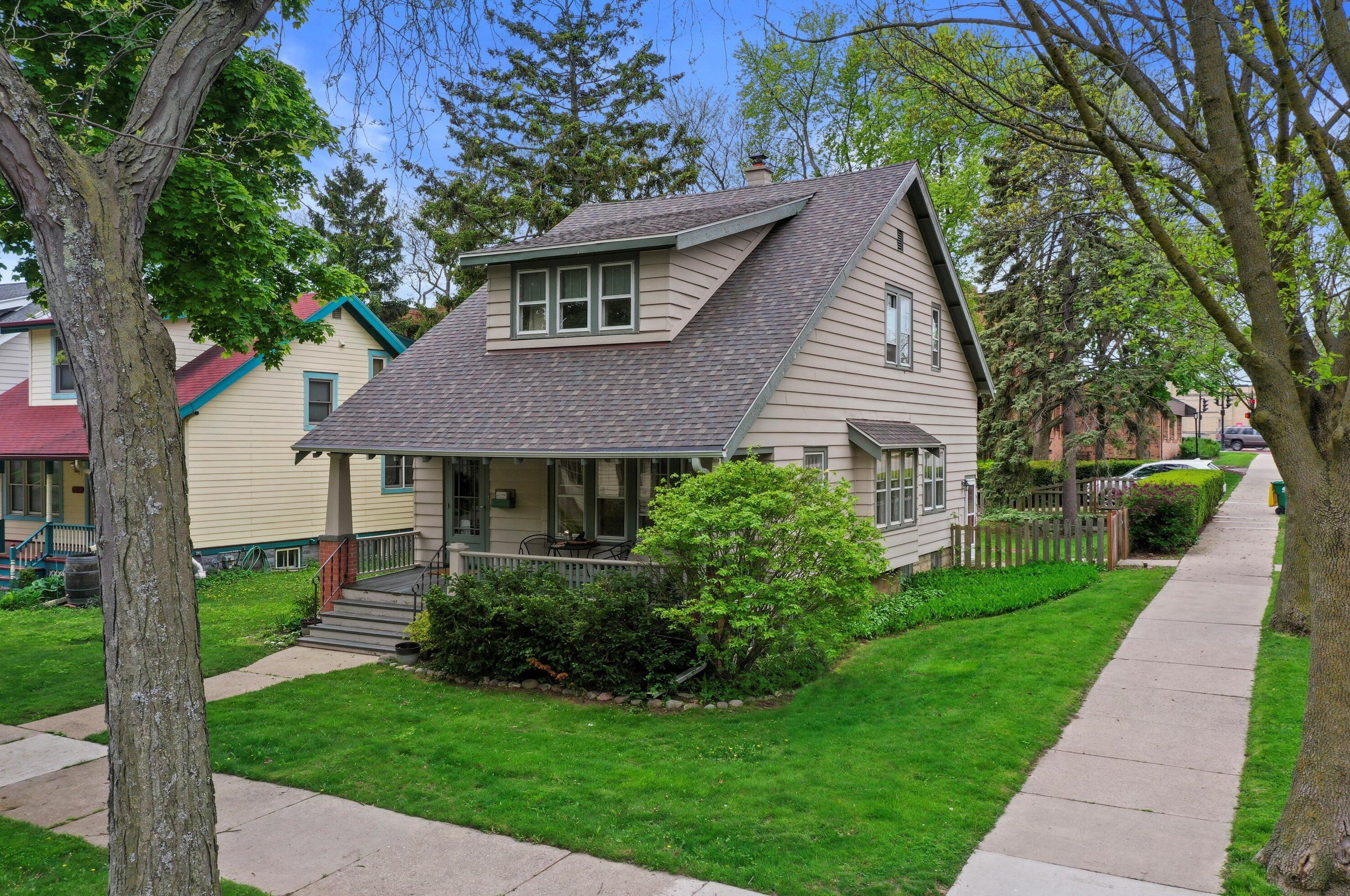 3837 Cramer St, Milwaukee, WI 53211-2508