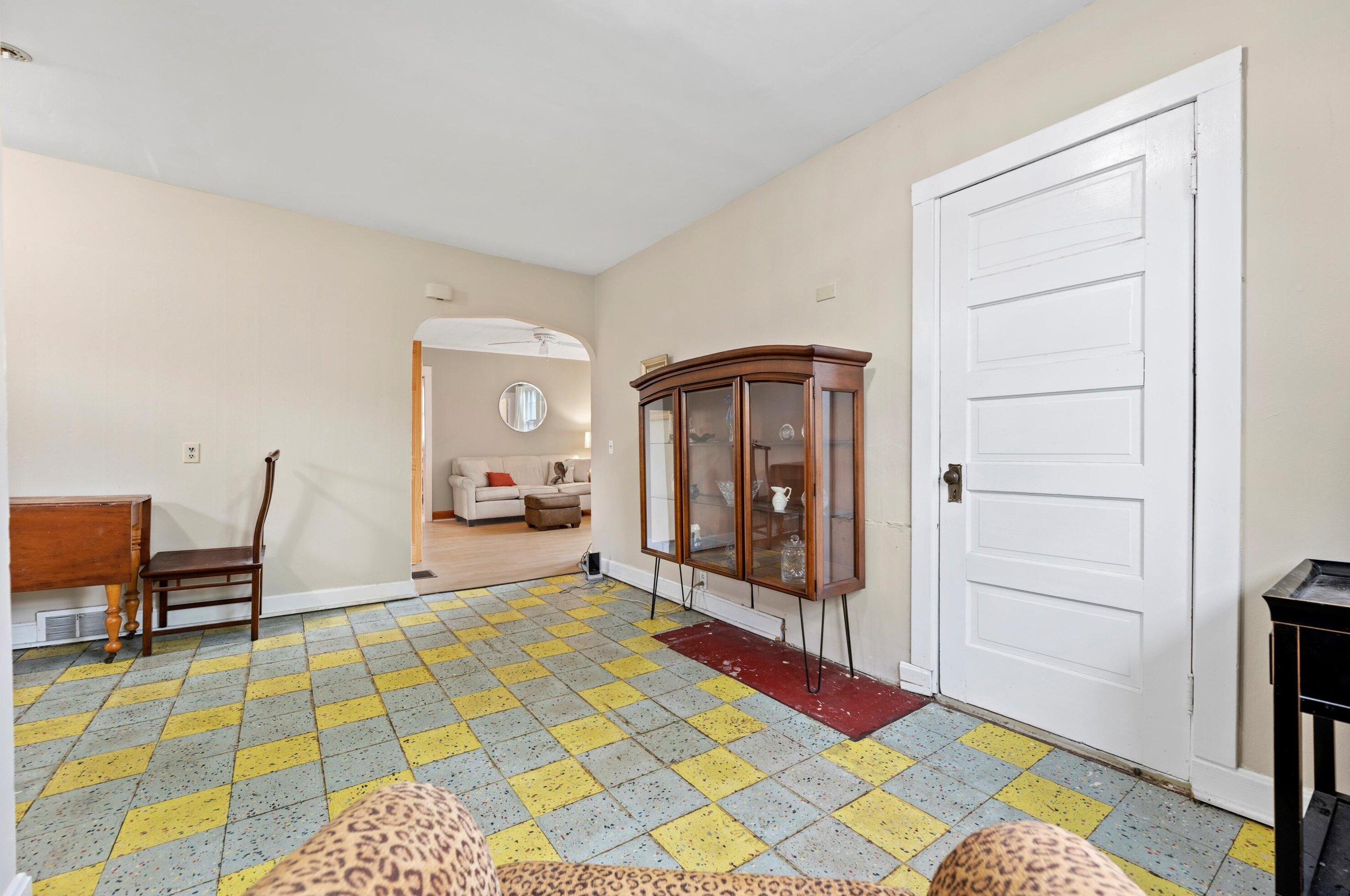 3837 Cramer St, Milwaukee WI 53211-2508 exterior