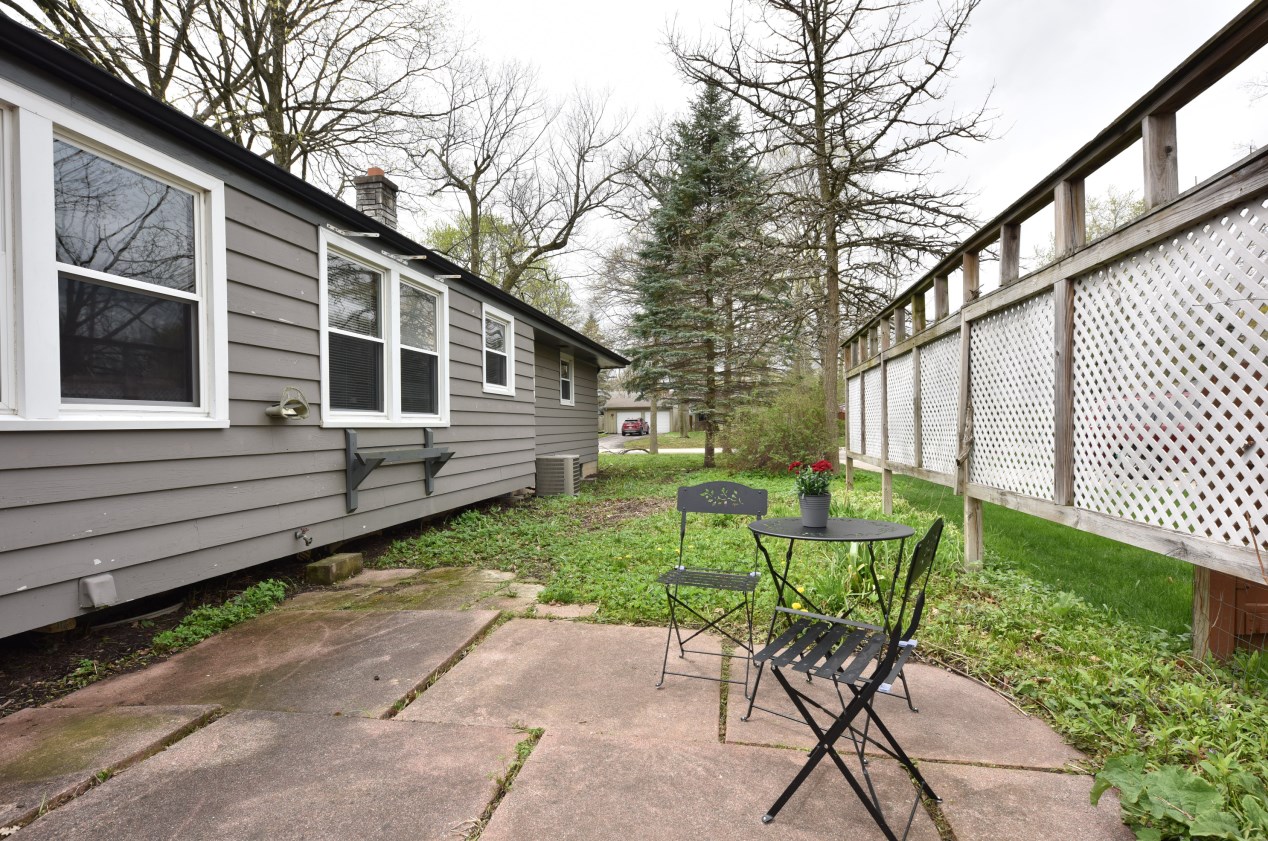 4990 Donna Dr, Milwaukee WI  53223-3134 exterior