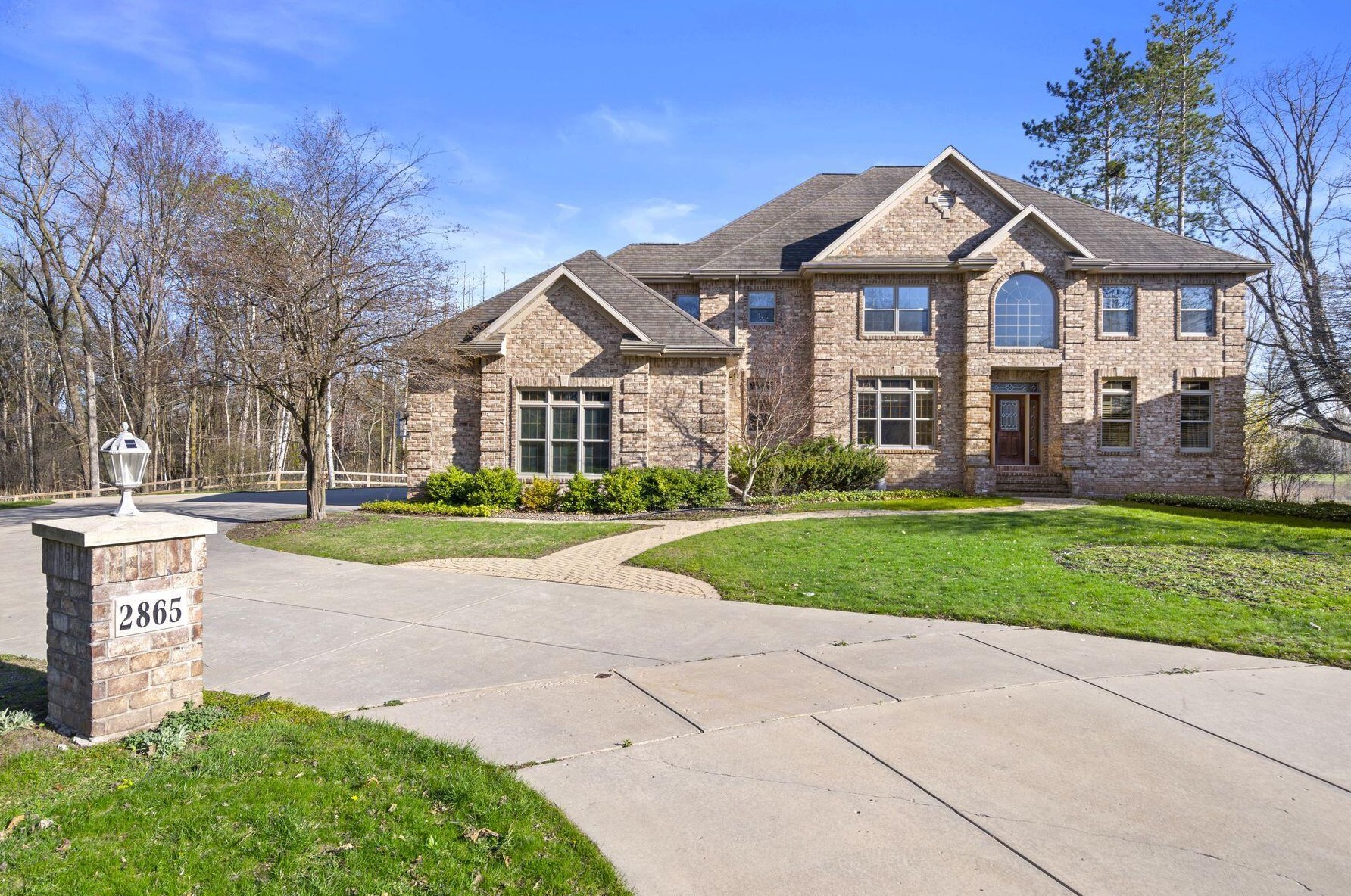 2865 Shelter Creek Ct, Green Bay, WI 54313-4549