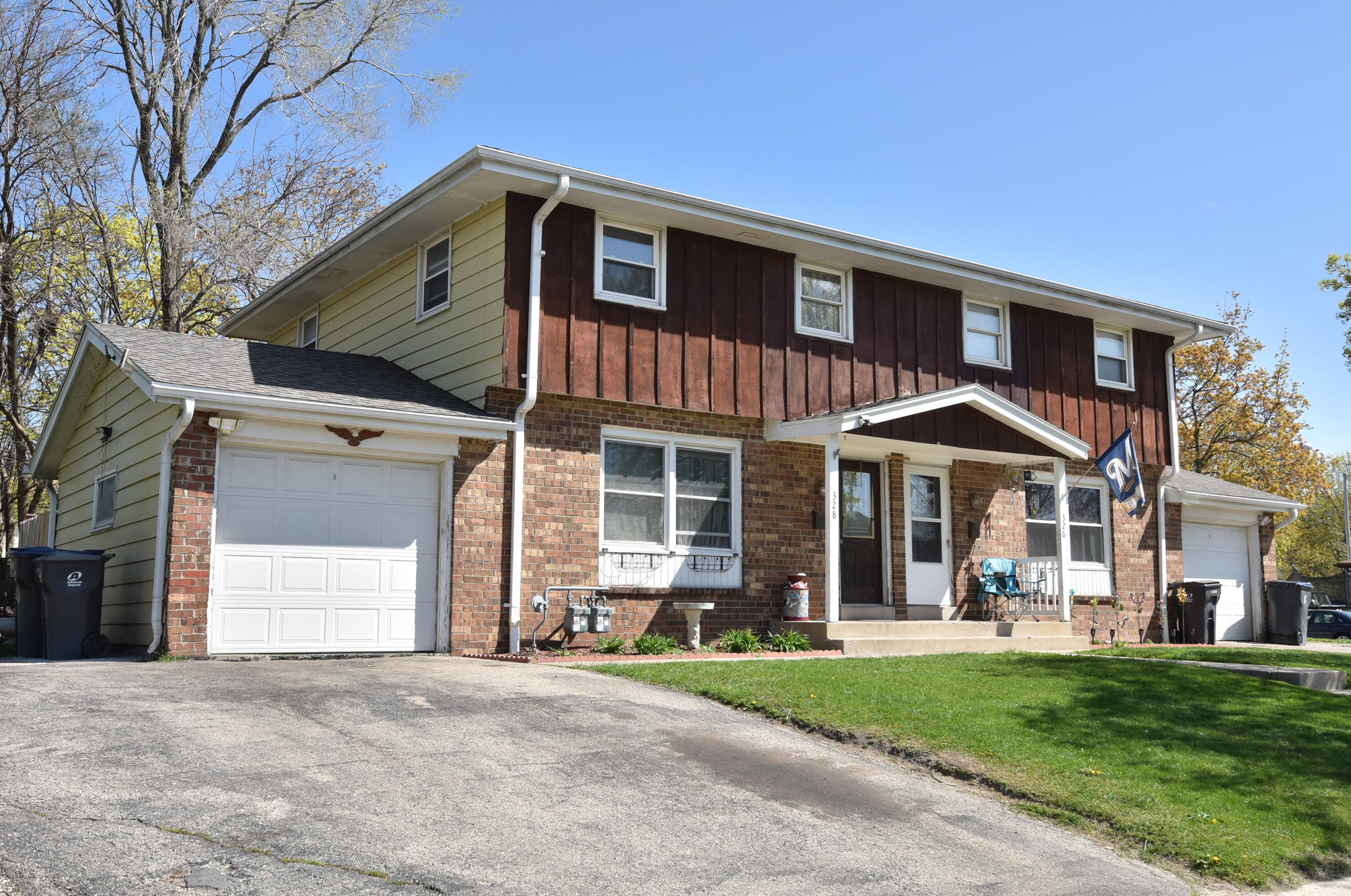326 Darlene Dr, Waukesha, WI 53189-7552