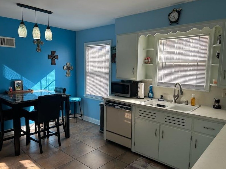 2540 Lincoln Rd, Kenosha, WI 53143