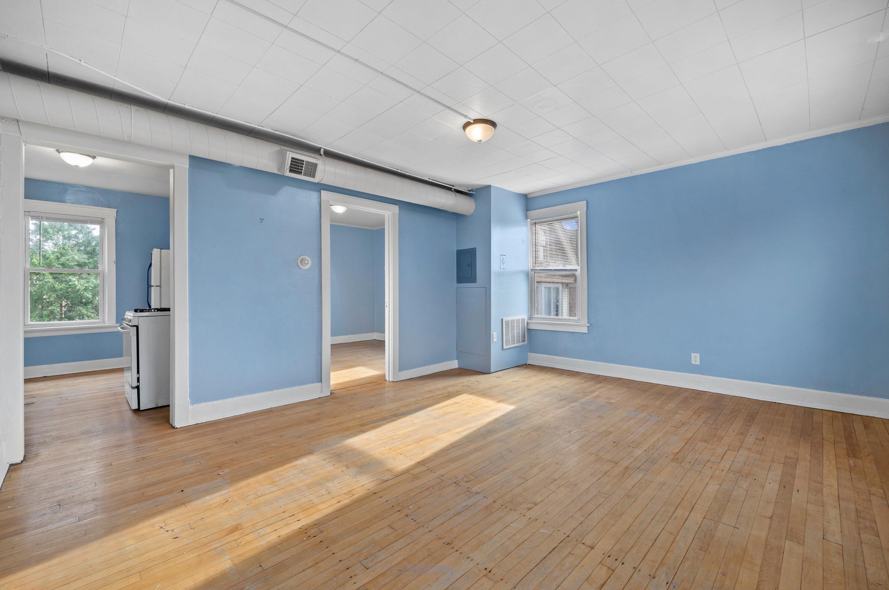 3303 Juneau Ave, Milwaukee, WI 53208-2975