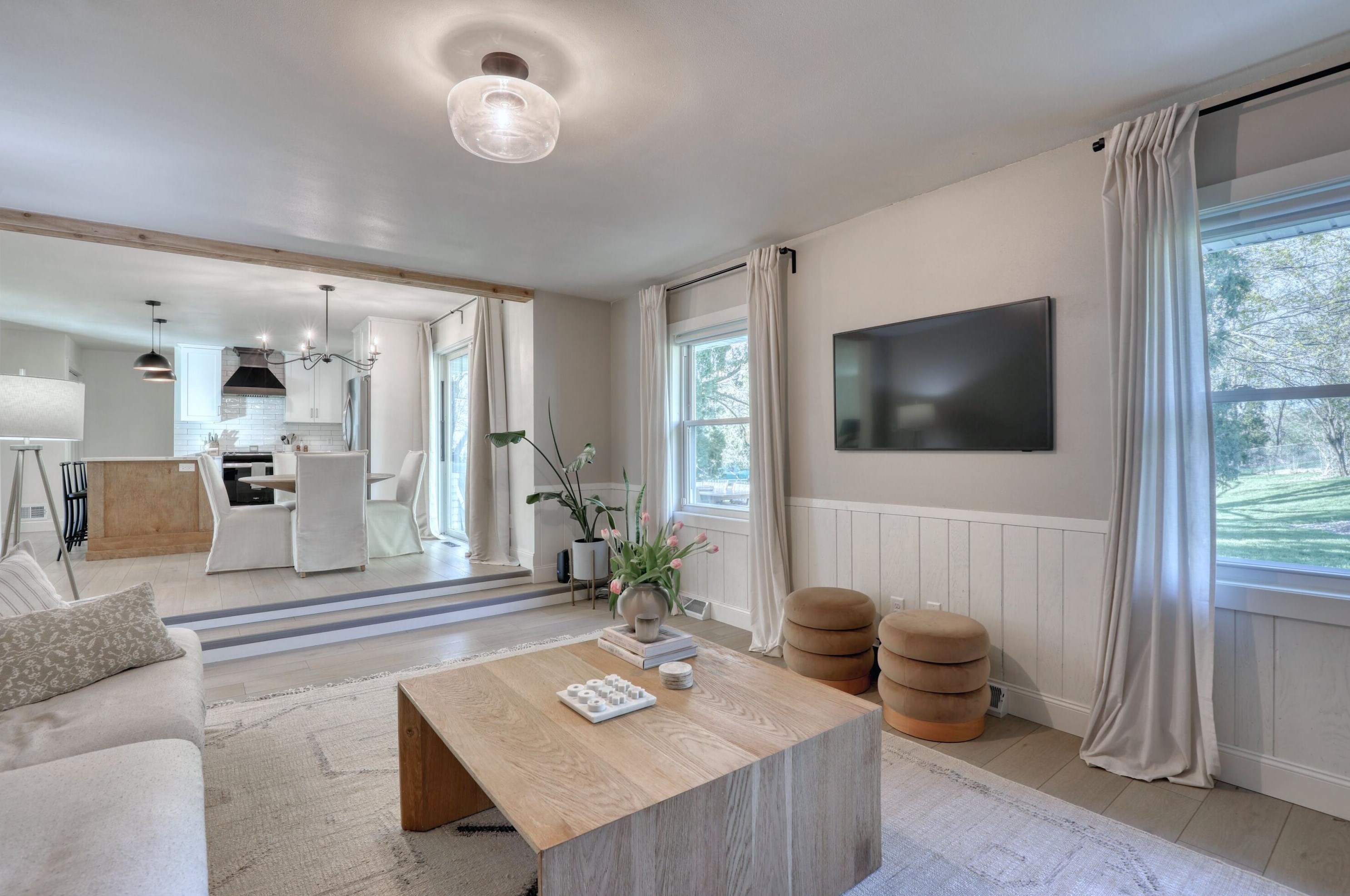 18200 Redvere Dr, Brookfield WI  53045-1101 exterior
