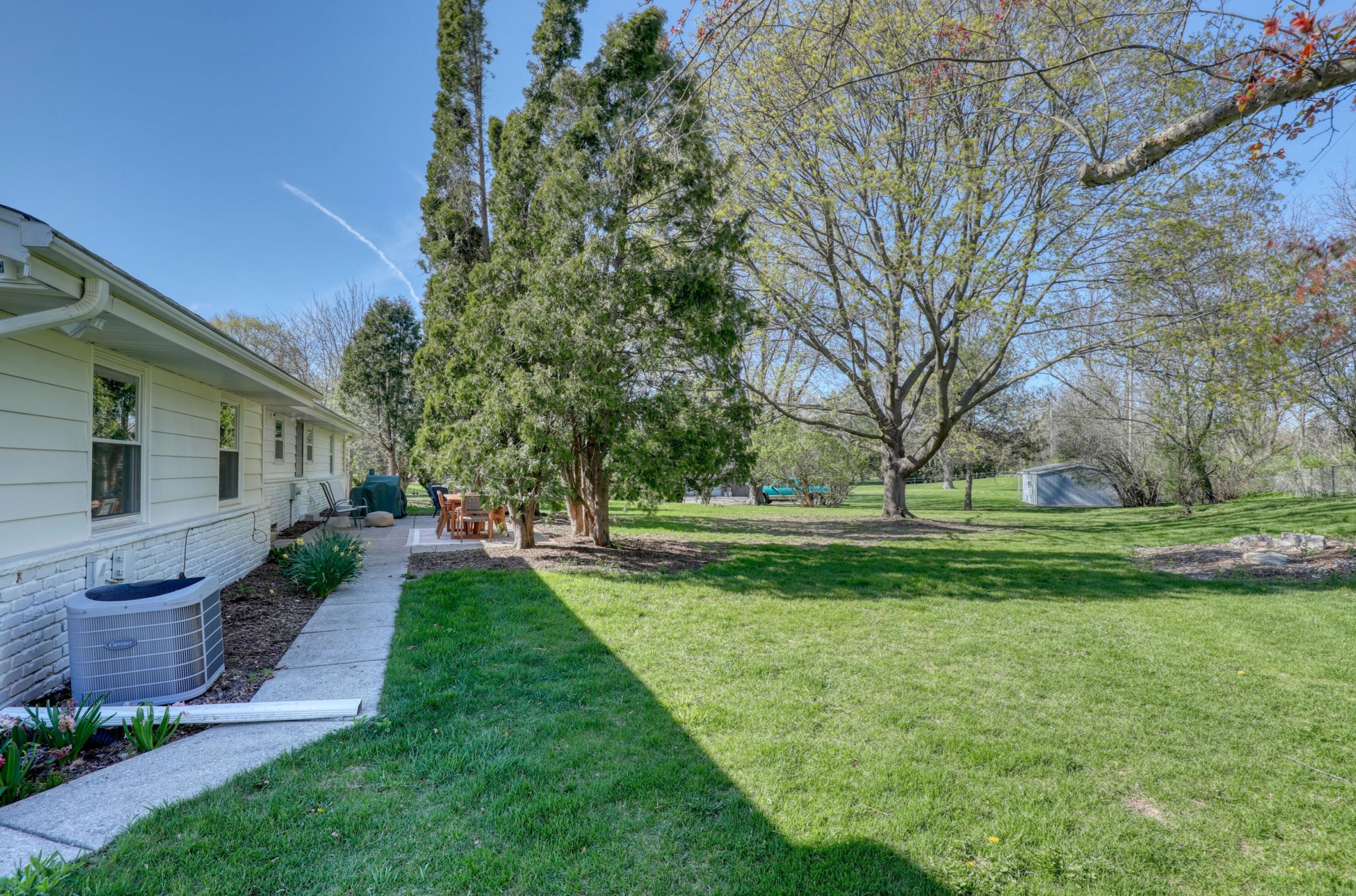 18200 Redvere Dr, Brookfield WI  53045-1101 exterior