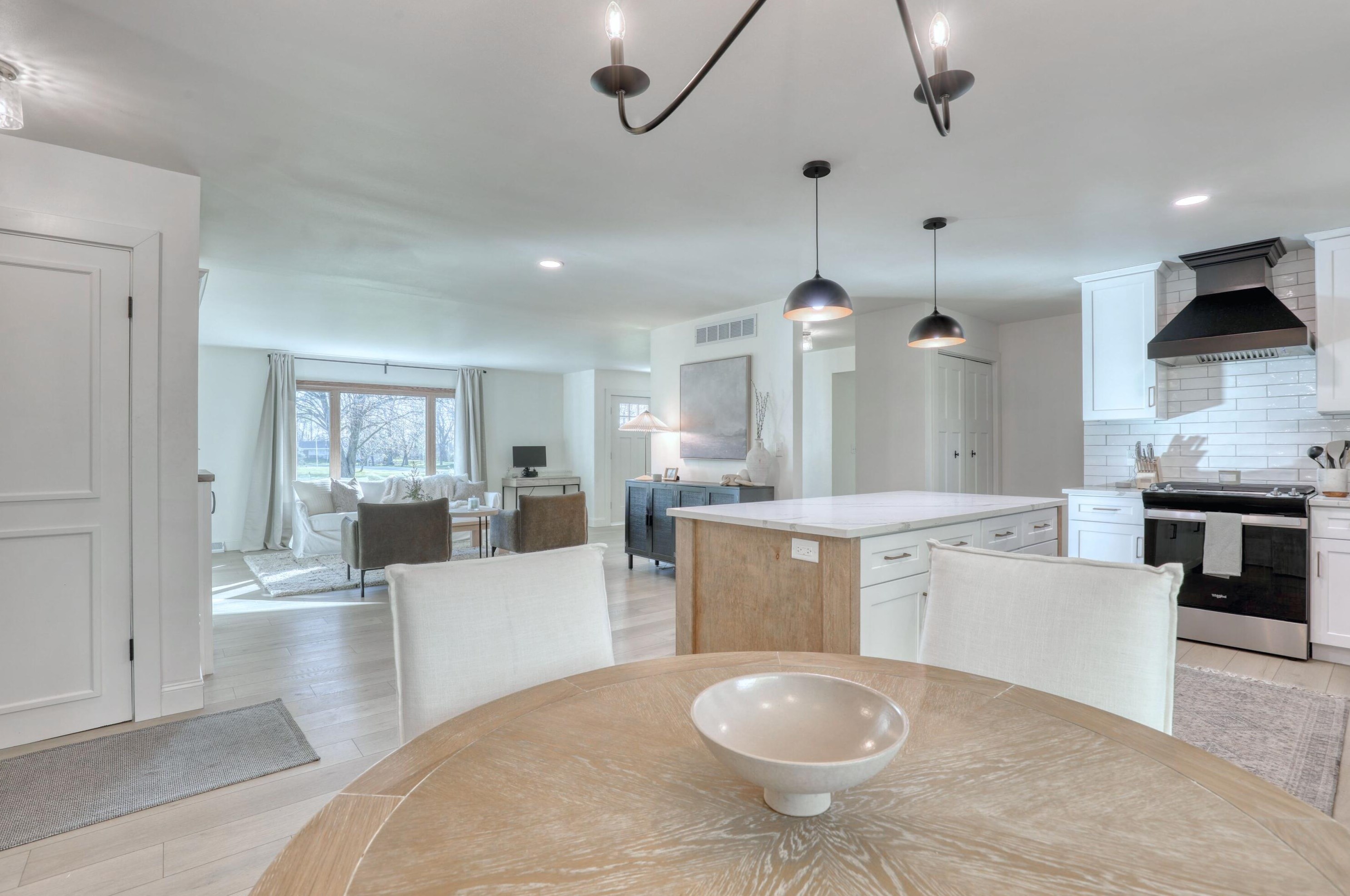 18200 Redvere Dr, Brookfield WI  53045-1101 exterior