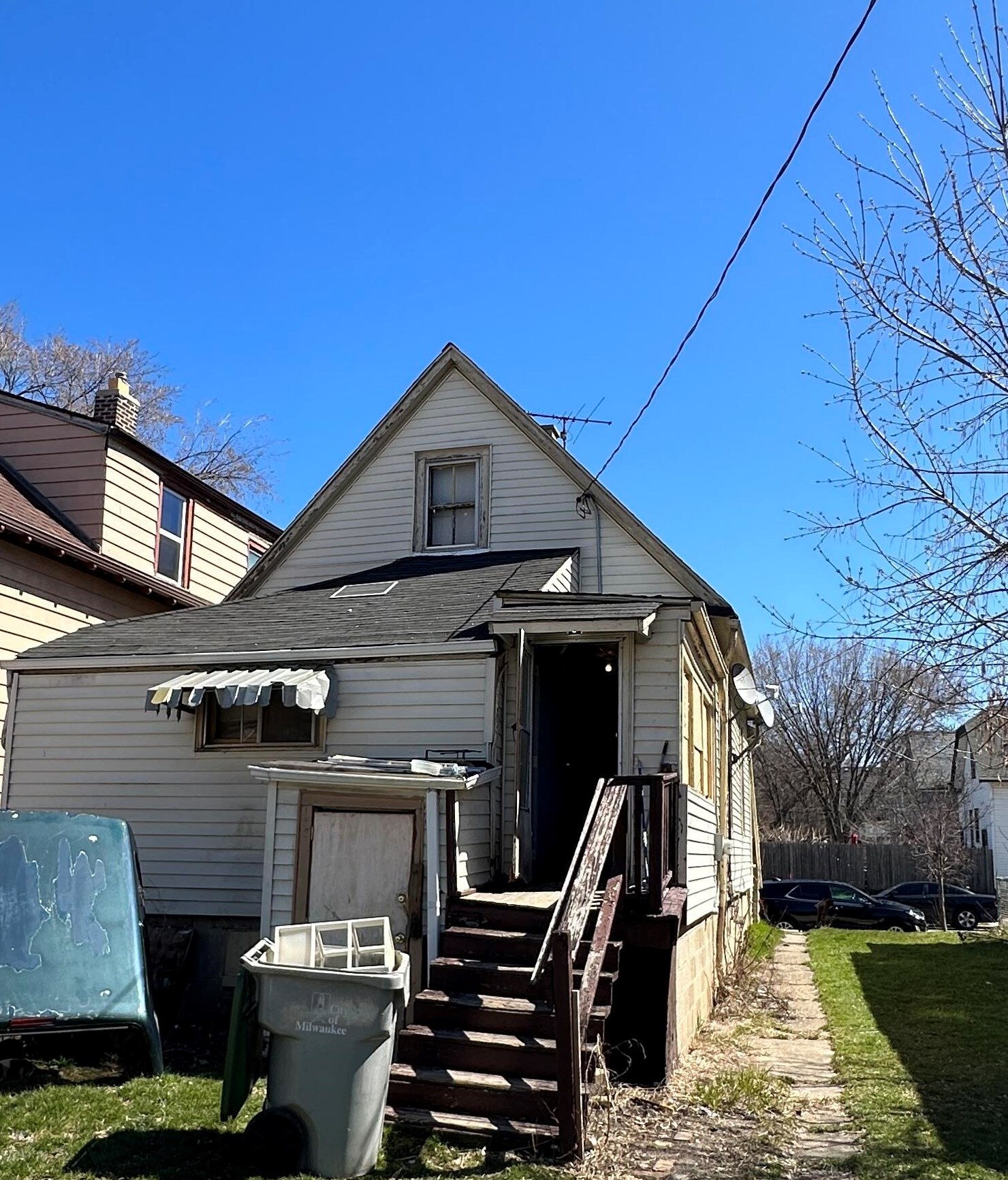 3513 N 25th St, Milwaukee, WI 53206