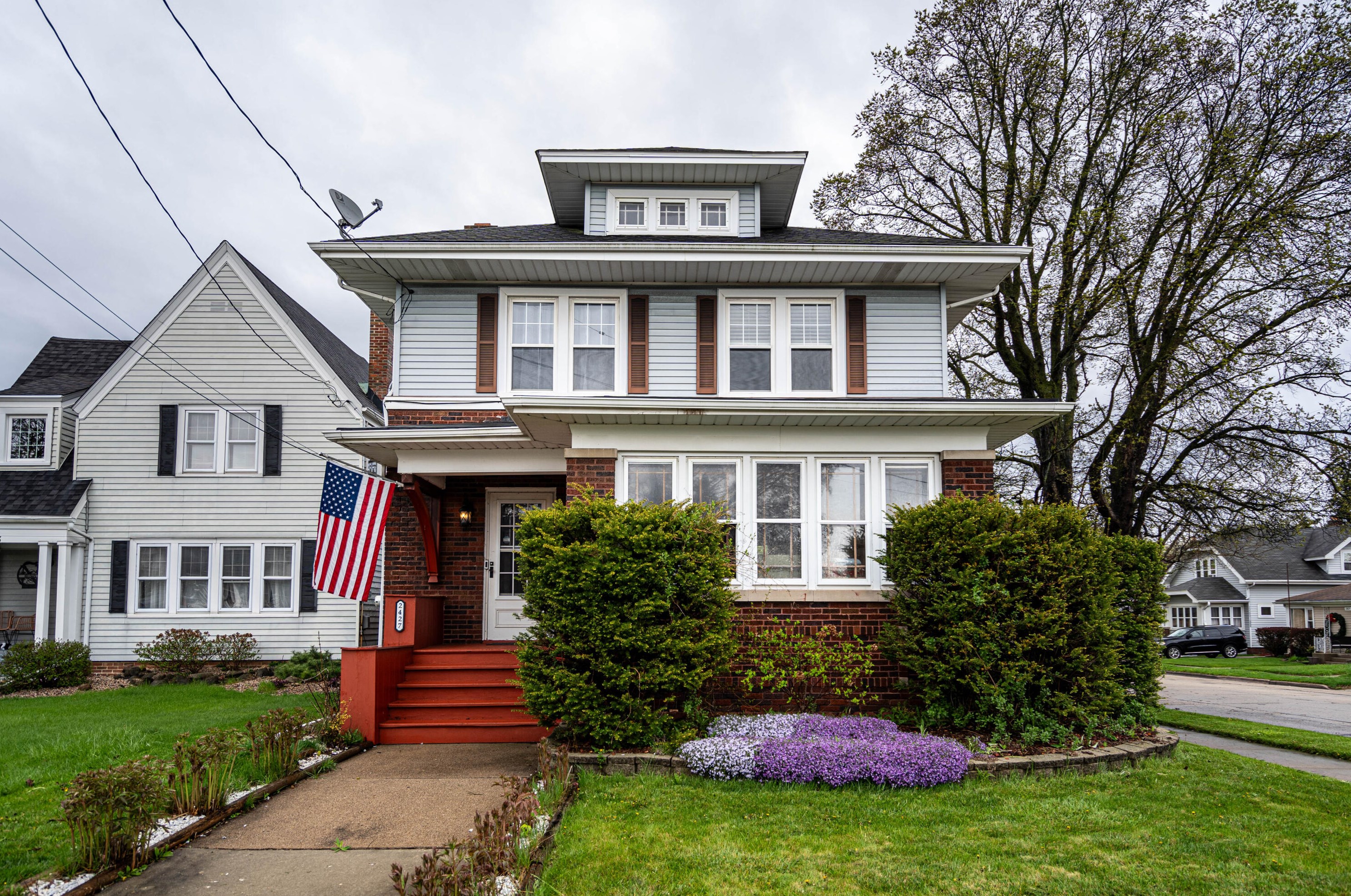 2427 Taylor Ave, Racine, WI 53403-2837
