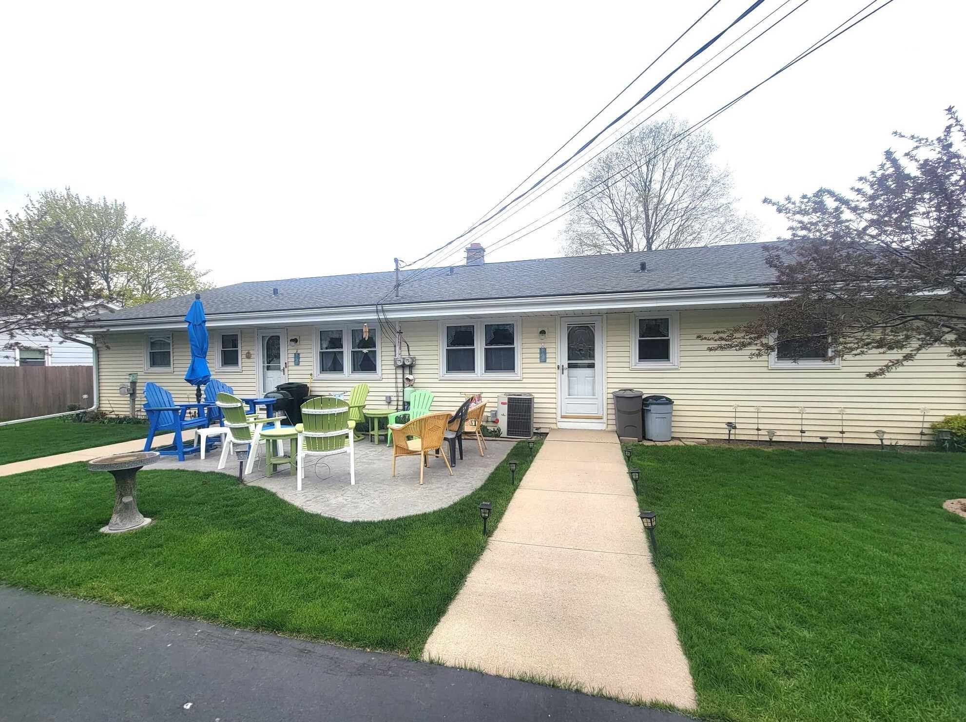 1133 W Sunset Dr, Waukesha, WI 53189