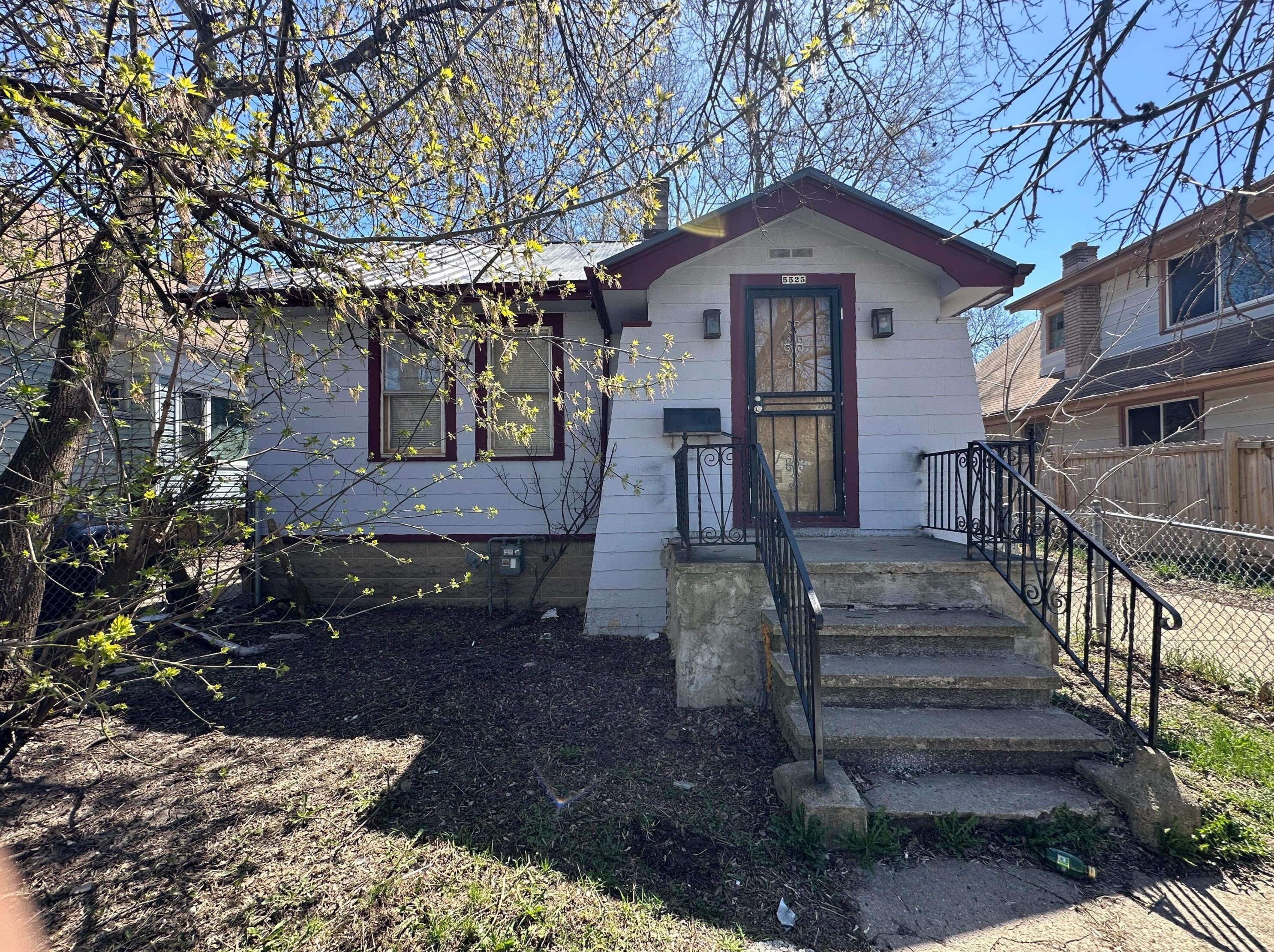 5525 Villard Ave, Milwaukee, WI 53218-4223