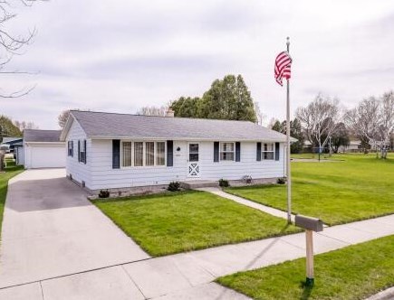 2316 31st St, Sheboygan, WI 53083-4359