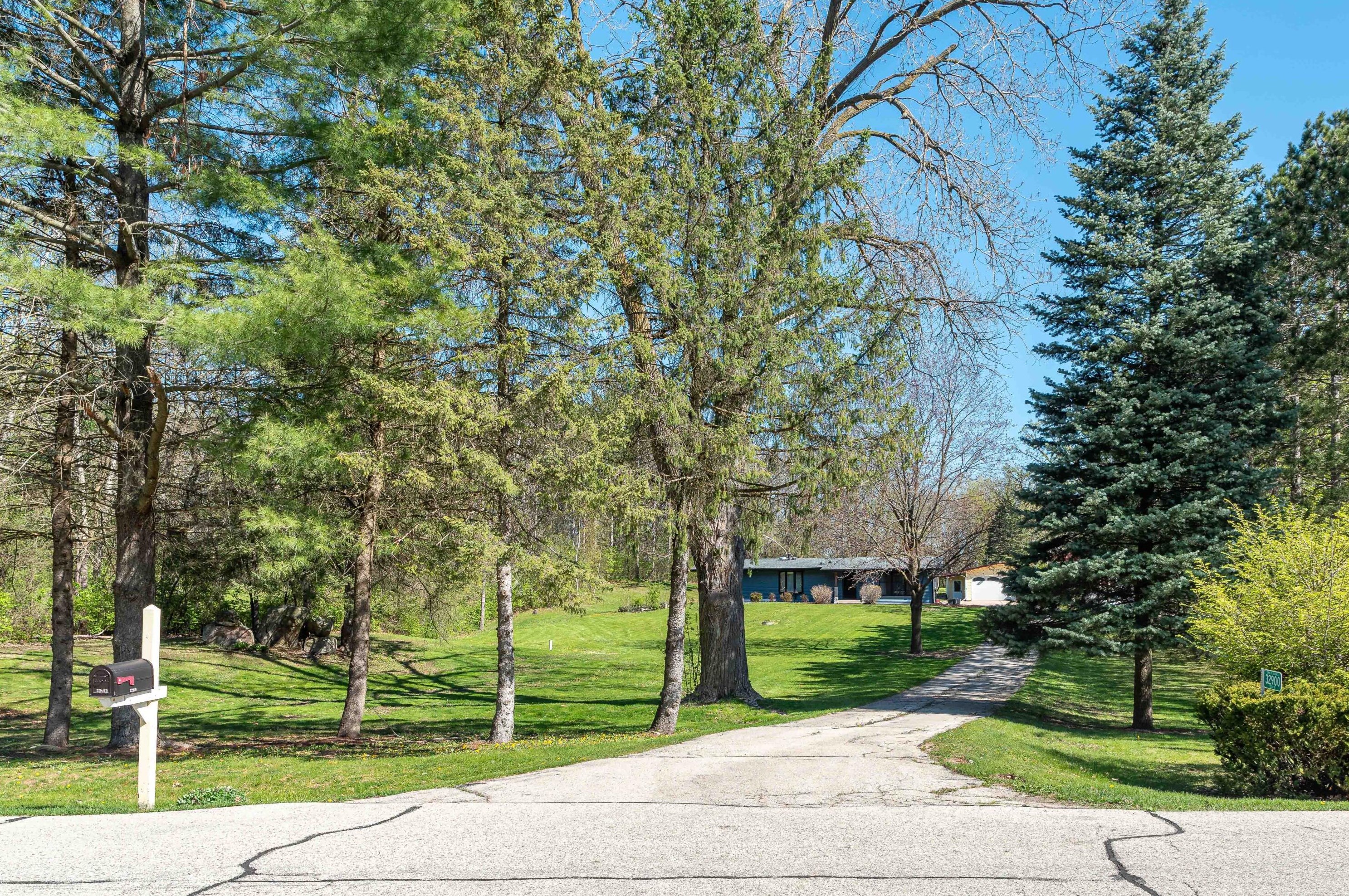 32900 120th St, Twin Lakes, WI 53181-9593