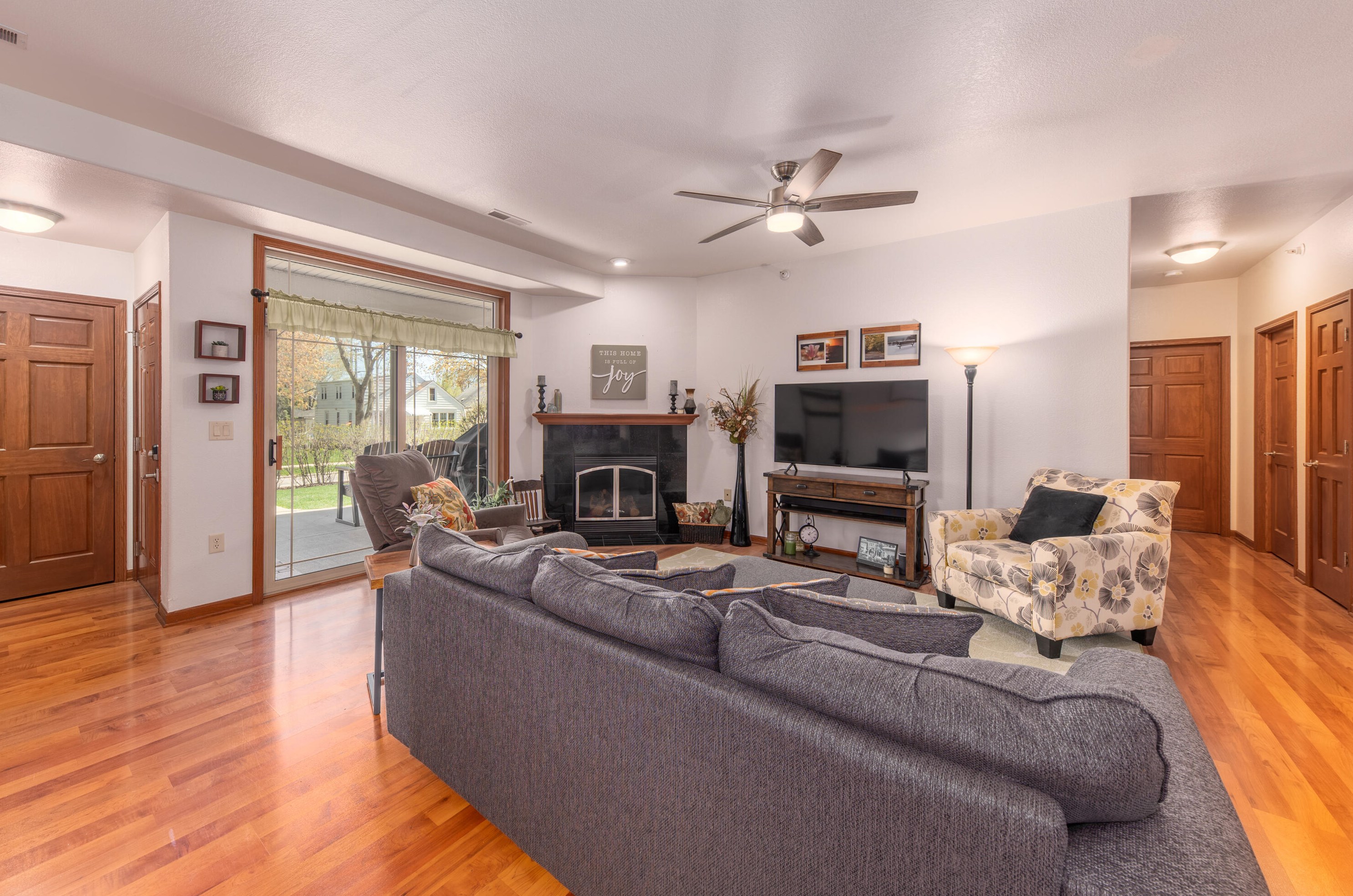 117 73rd St, Milwaukee WI  53214-1526 exterior