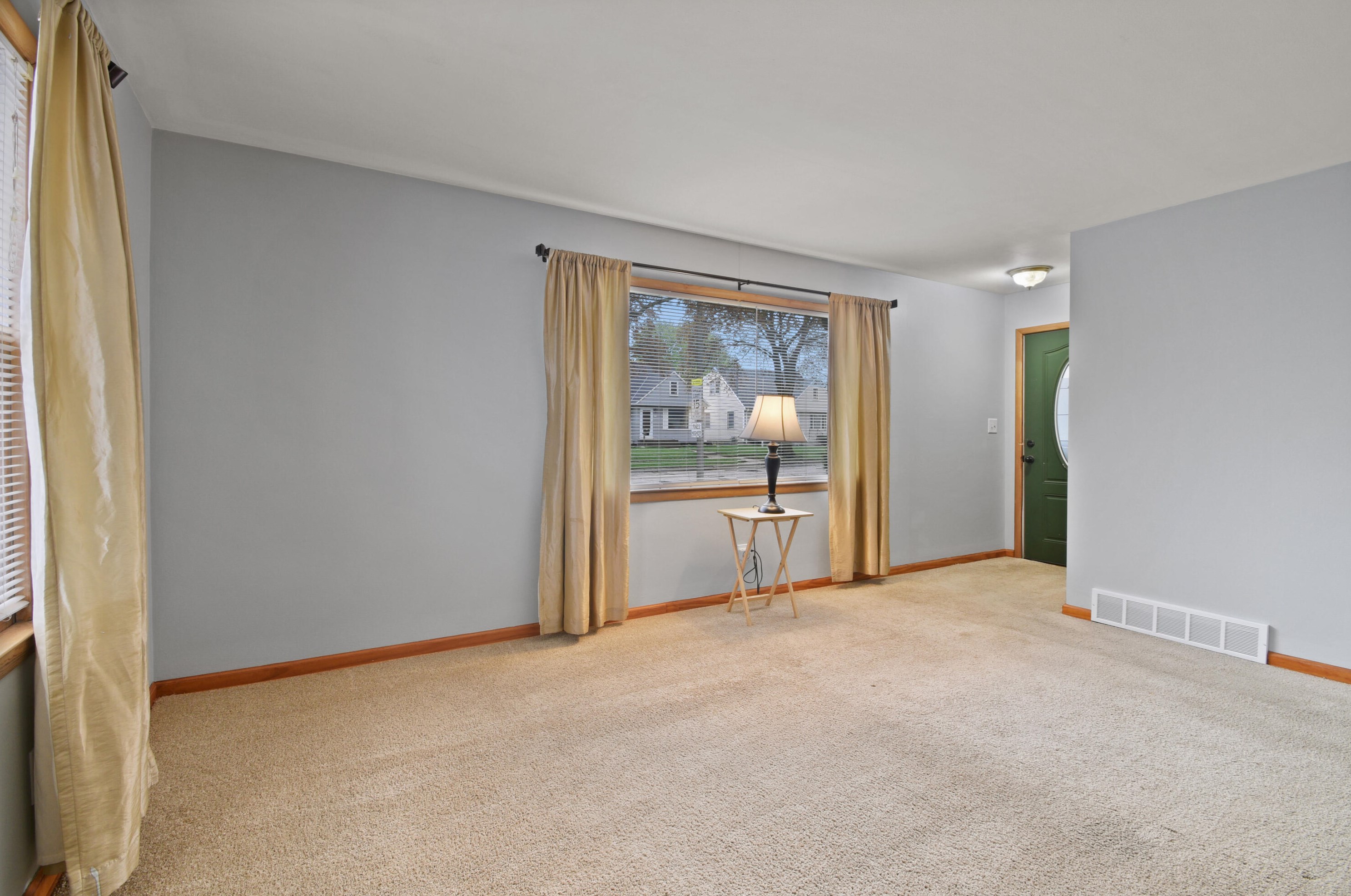 3841 81st St, Milwaukee WI  53222-2929 exterior