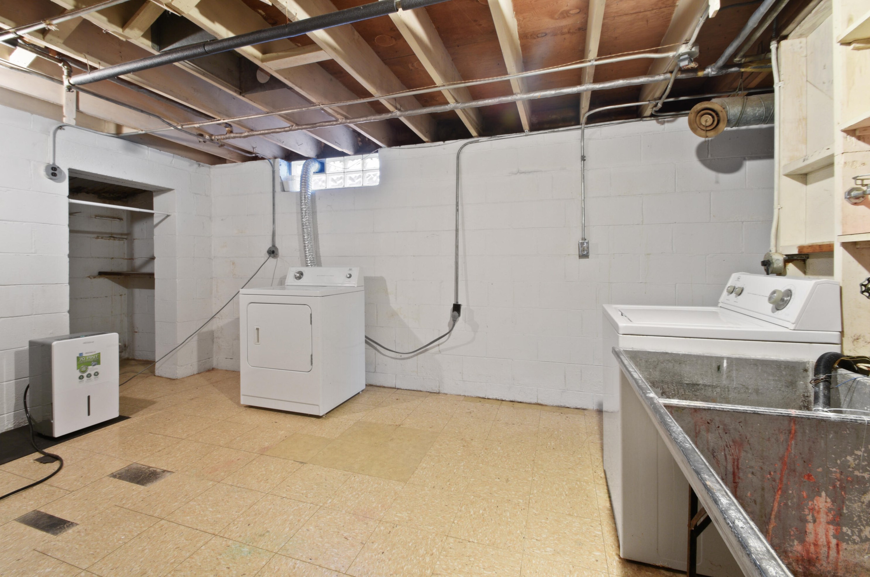 3841 81st St, Milwaukee WI  53222-2929 exterior