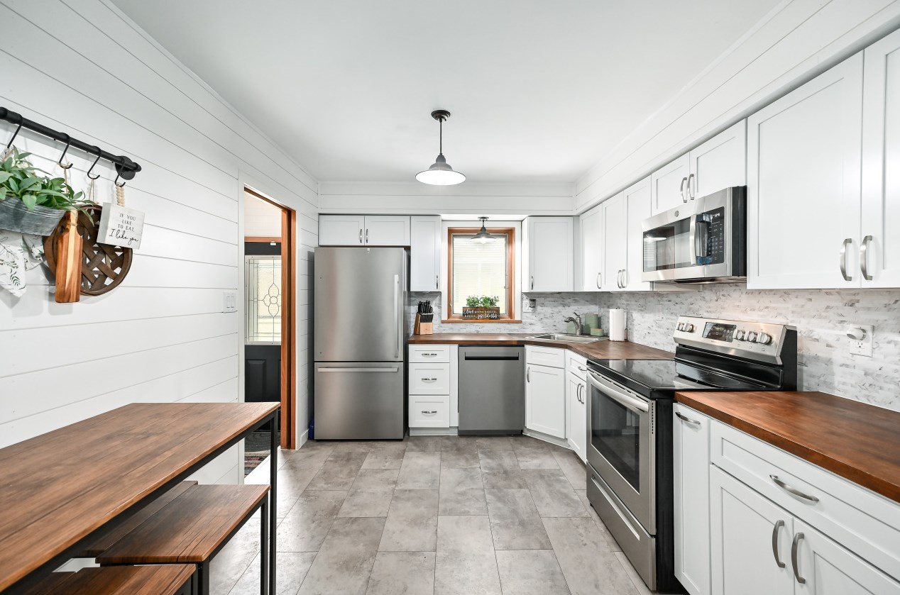 10513 Caldwell Ave, Milwaukee WI  53225-3259 exterior