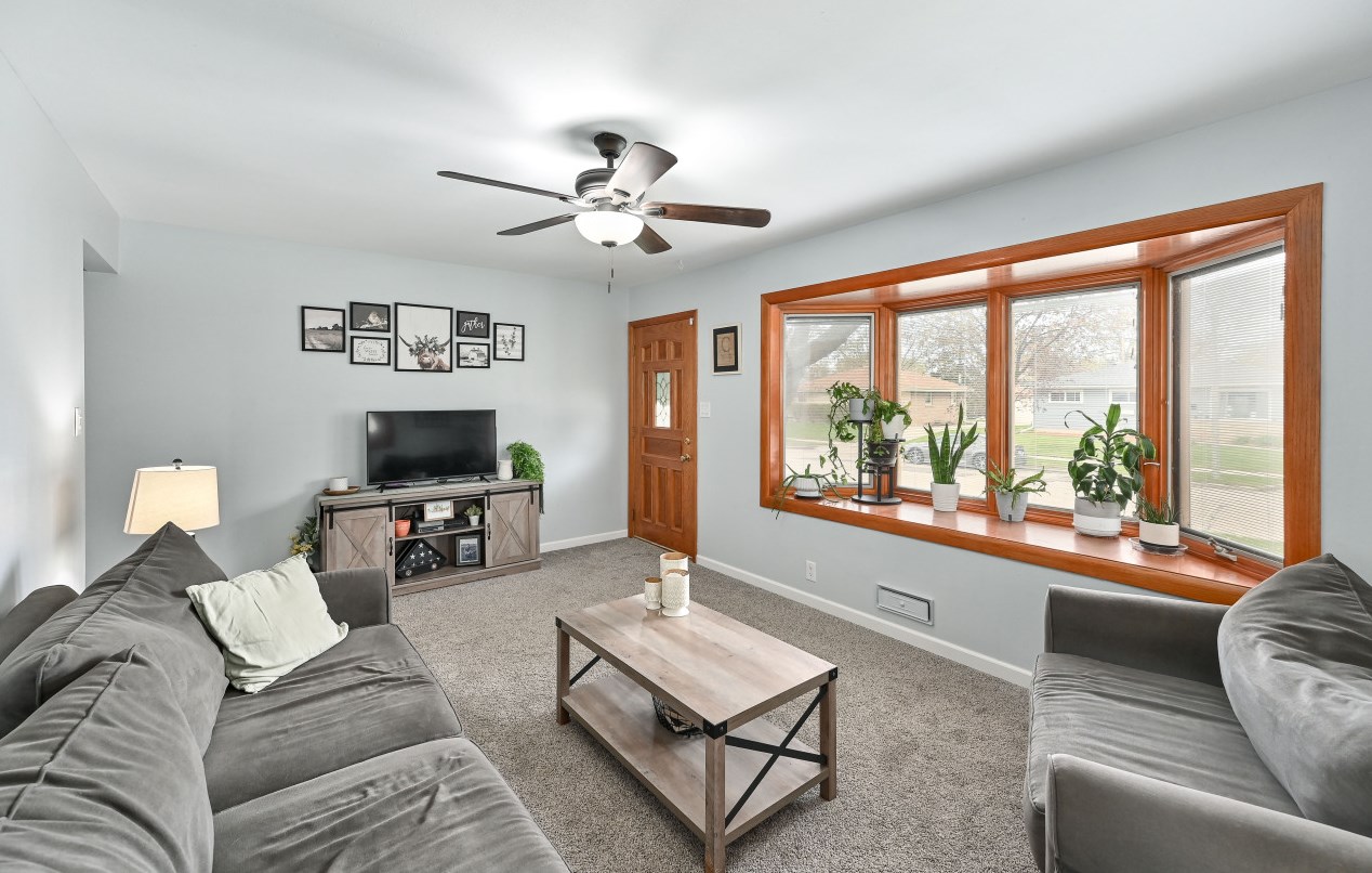 10513 Caldwell Ave, Milwaukee WI  53225-3259 exterior