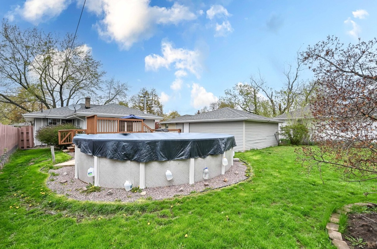 10513 Caldwell Ave, Milwaukee WI  53225-3259 exterior