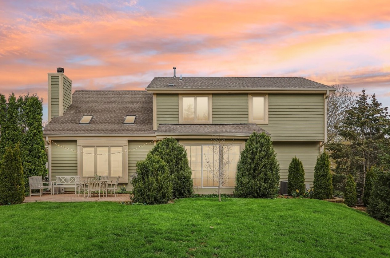 2715 Burton Dr, Waukesha, WI 53188-4023