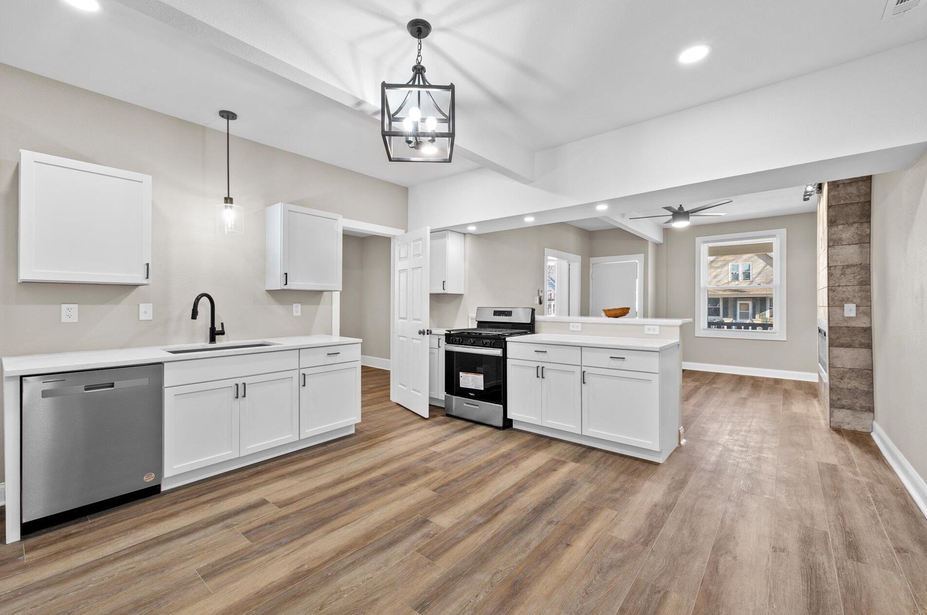 2953 11 St, Milwaukee WI 53215-3813 exterior