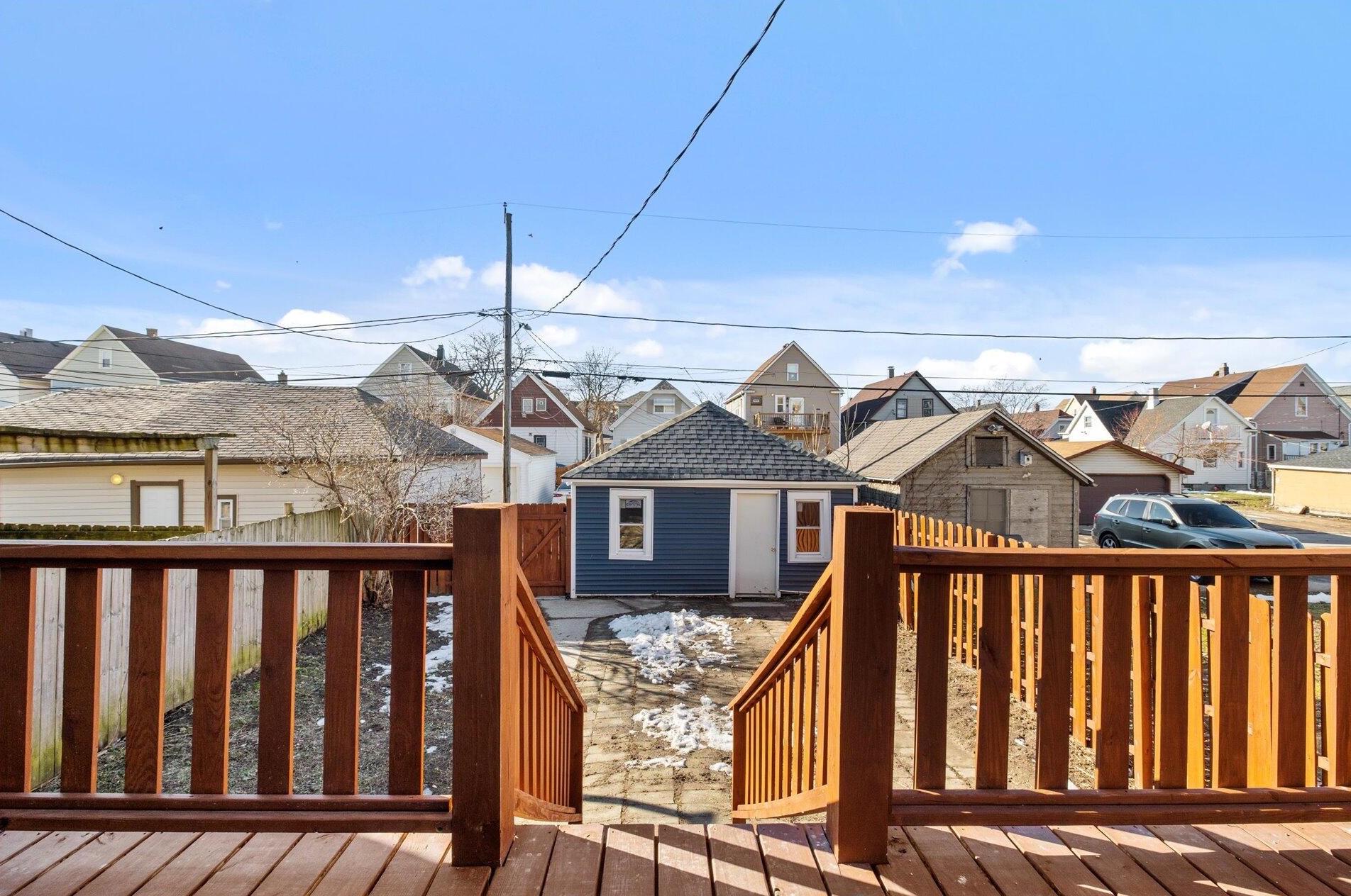 2953 11 St, Milwaukee WI 53215-3813 exterior