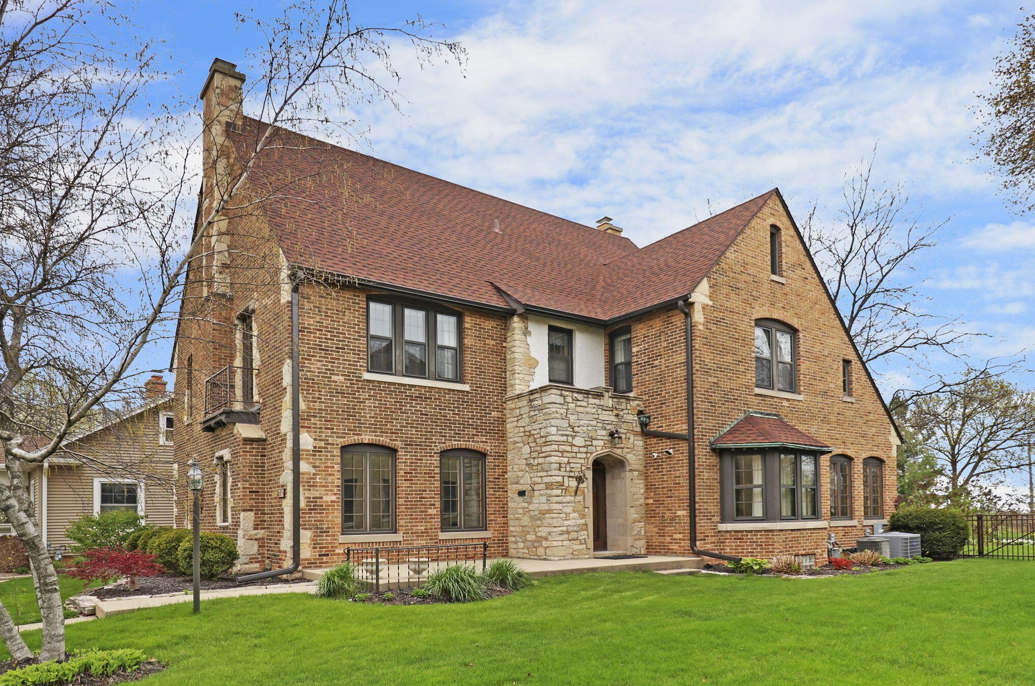 6819 3rd Ave, Kenosha, WI 53143