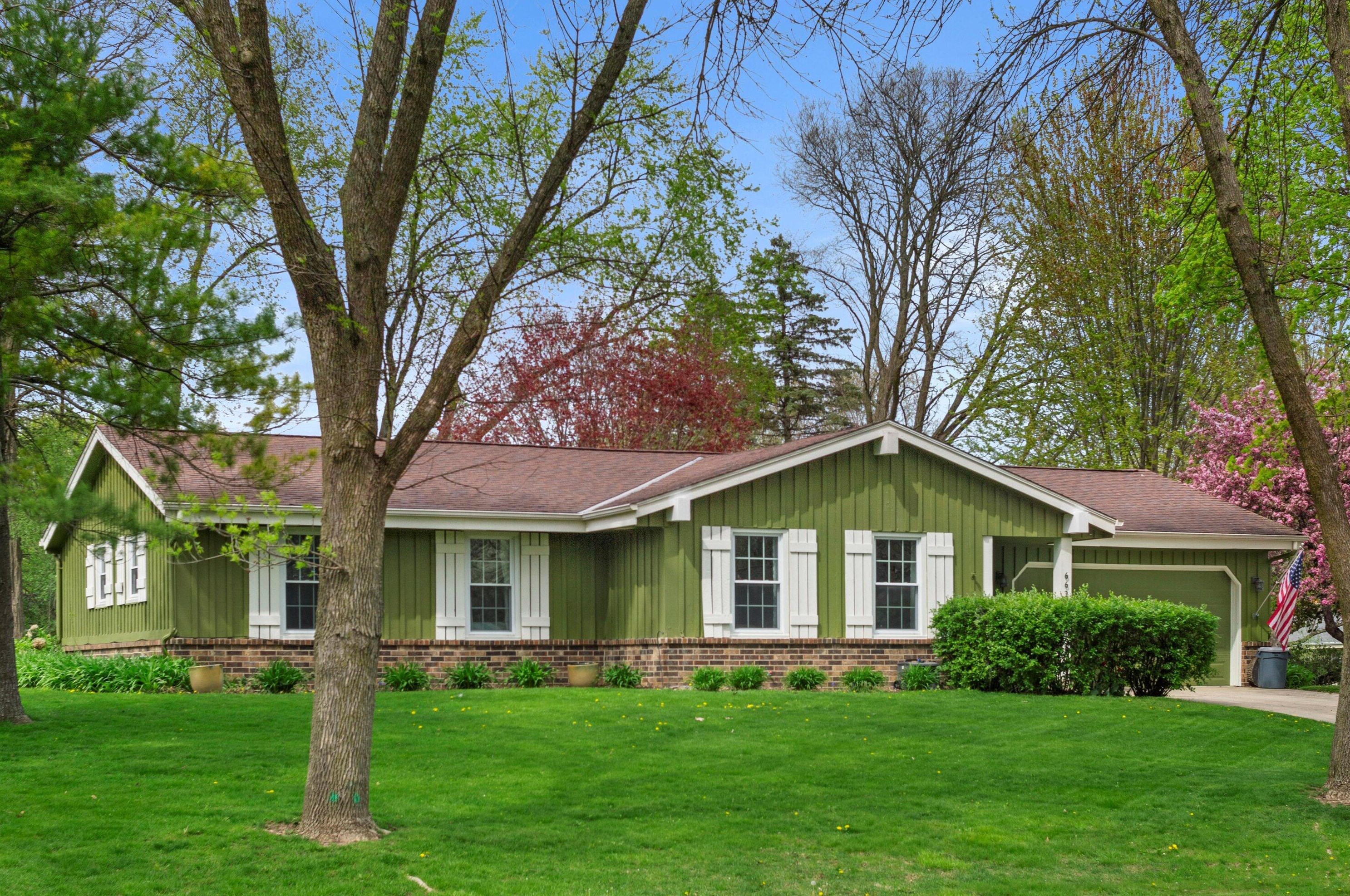 6626 Pierner Pl, Milwaukee, WI 53223-1536