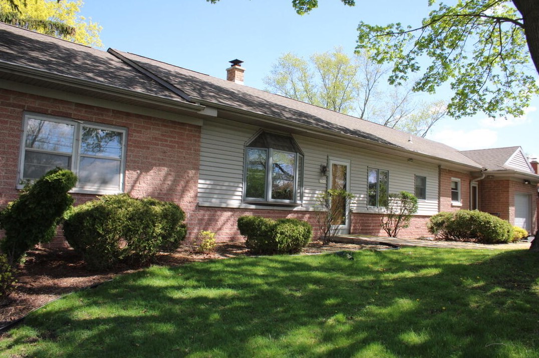 21510 Davidson Rd, Waukesha, WI 53186-2012