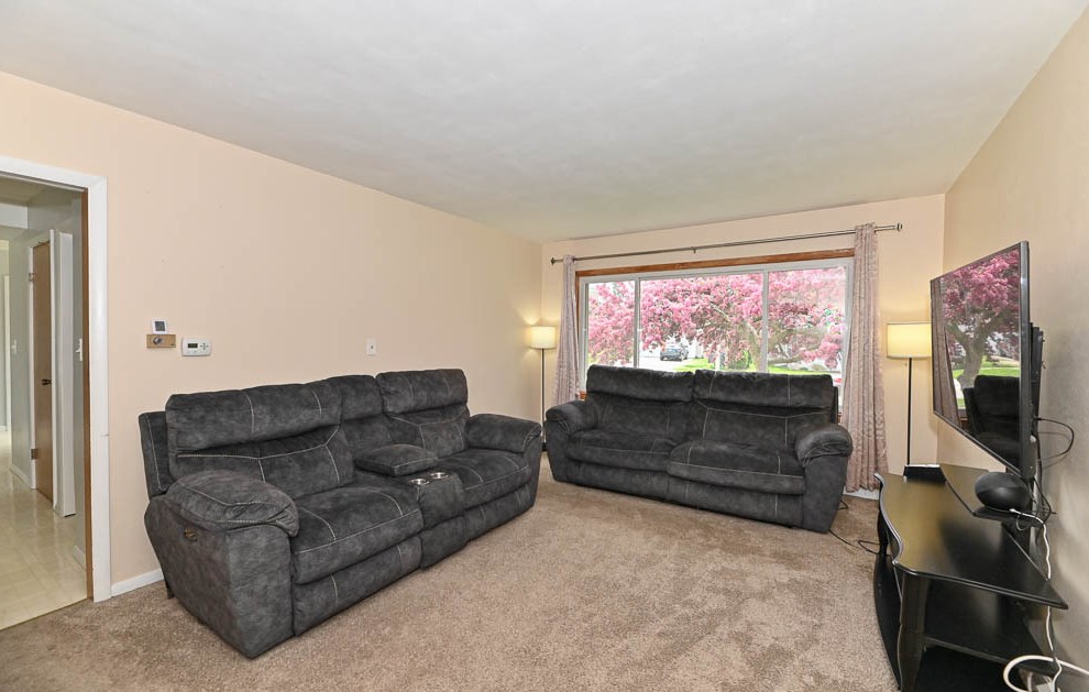 1110 Dopp St, Waukesha, WI 53188-4934