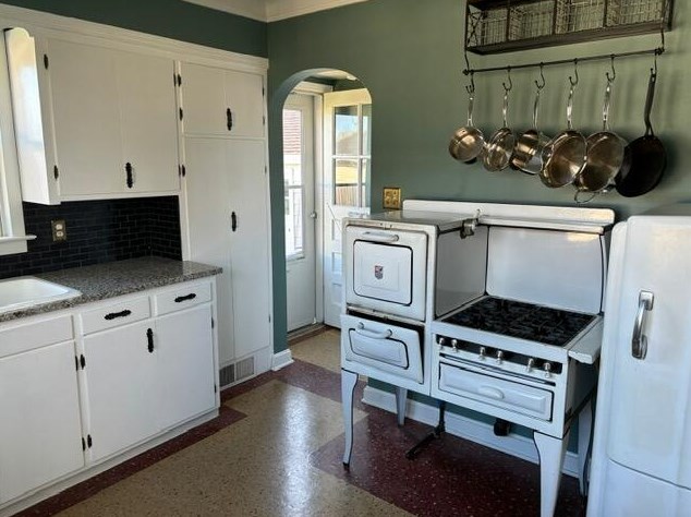 3007 Lindbergh Dr, Manitowoc, WI 54220