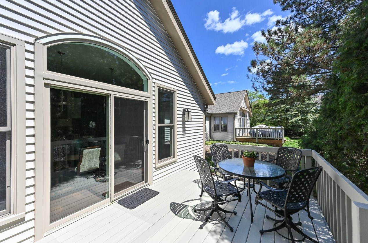 6792 Melissa Ct, Milwaukee WI 53209-3473 exterior