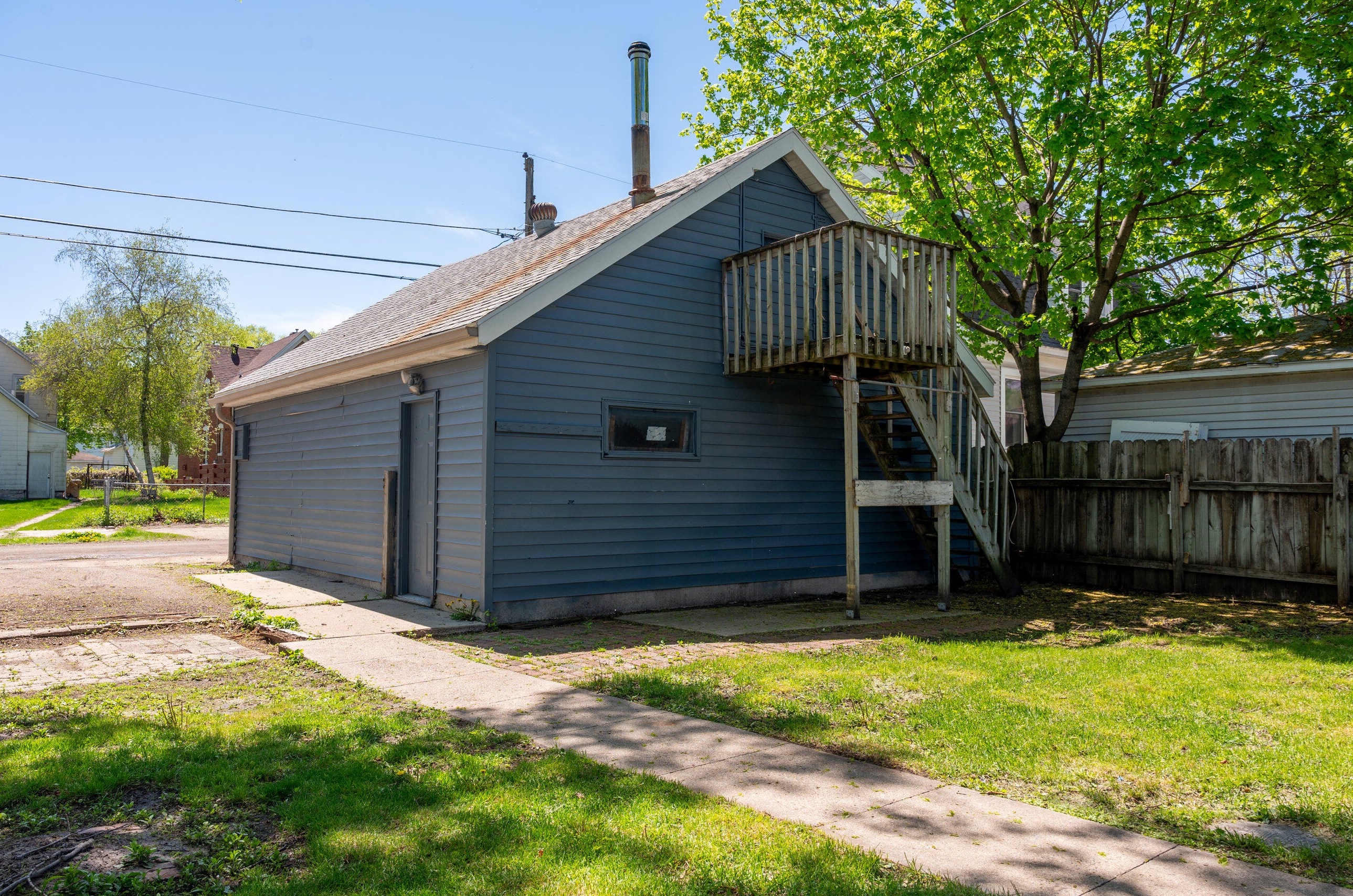 1408 Jackson St, La Crosse WI 54601-5721 exterior