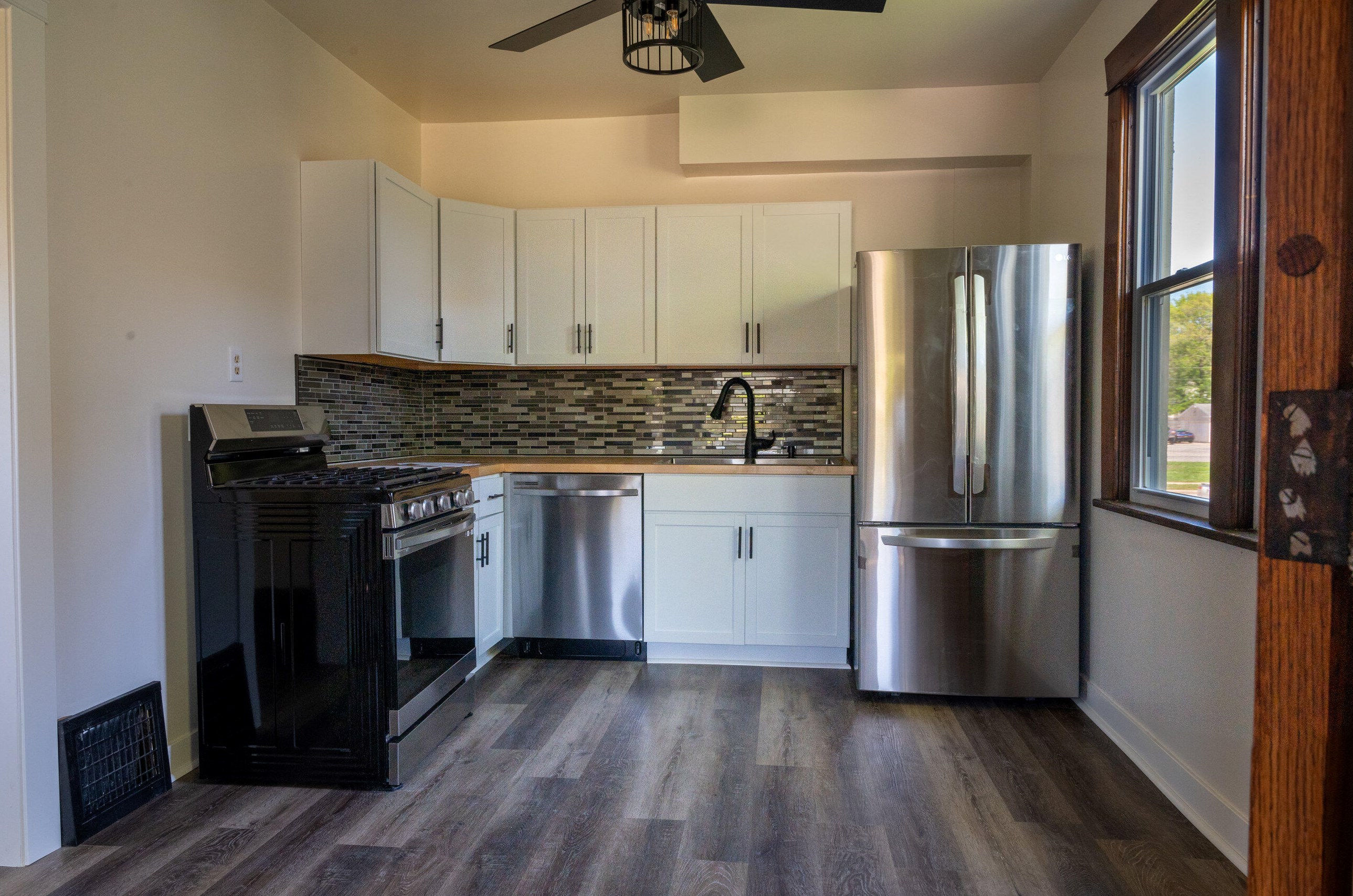 1408 Jackson St, La Crosse WI 54601-5721 exterior