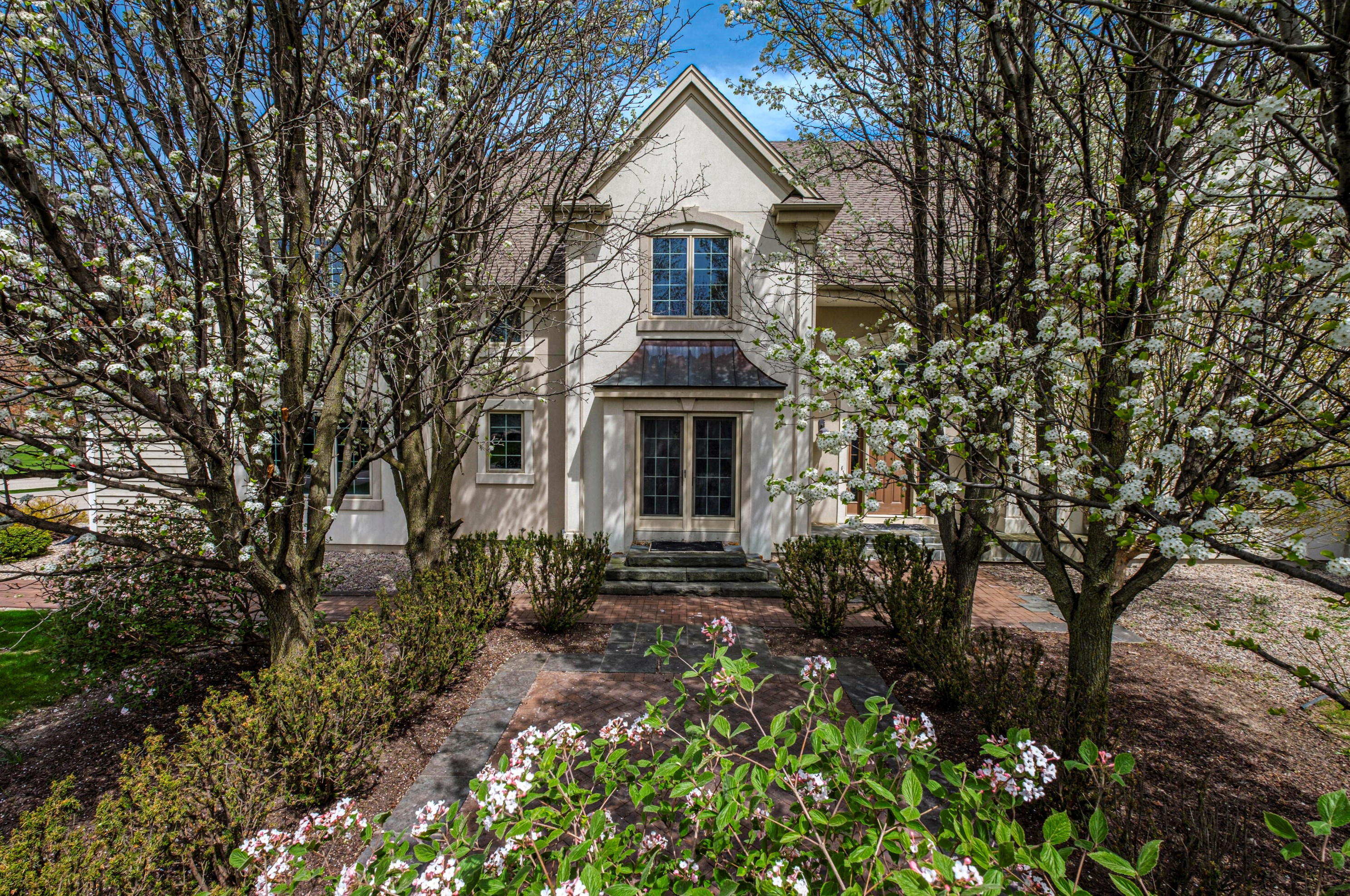 19060 Glacier Pkwy, Brookfield, WI 53045-5106