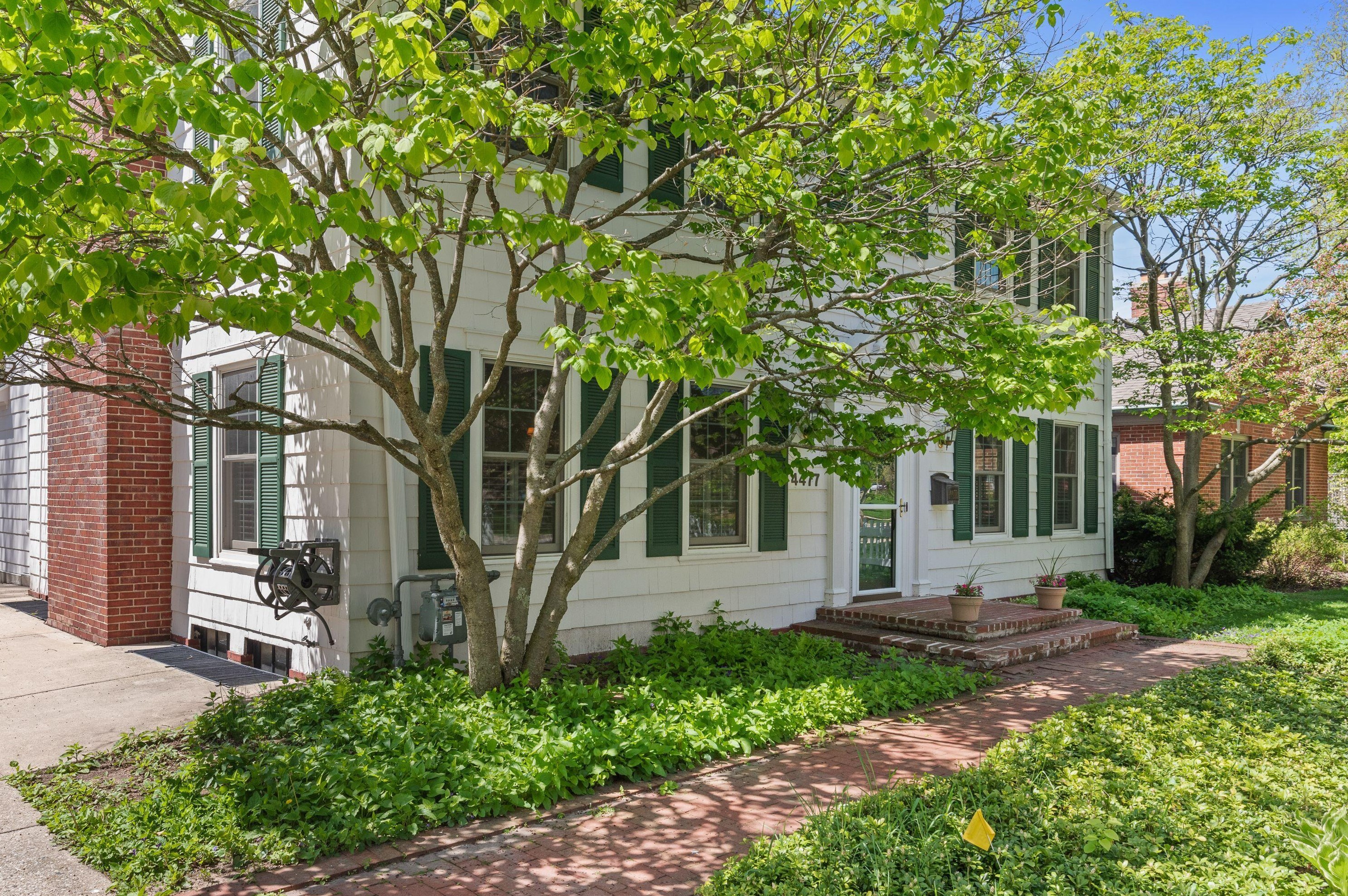 4477 N Prospect Ave, Milwaukee, WI 53211