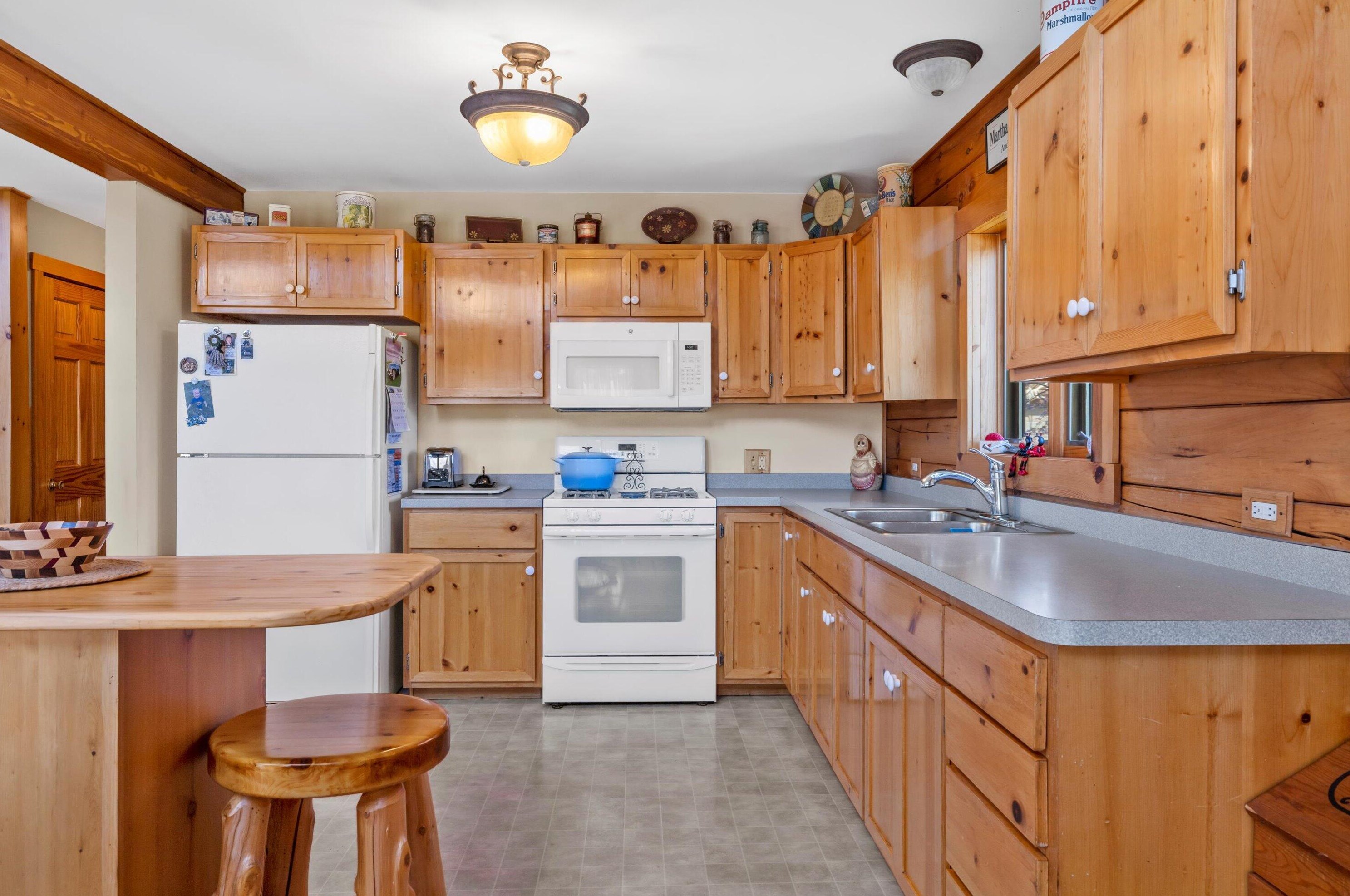 29930 41st St, Paddock Lake, WI 53168-8602