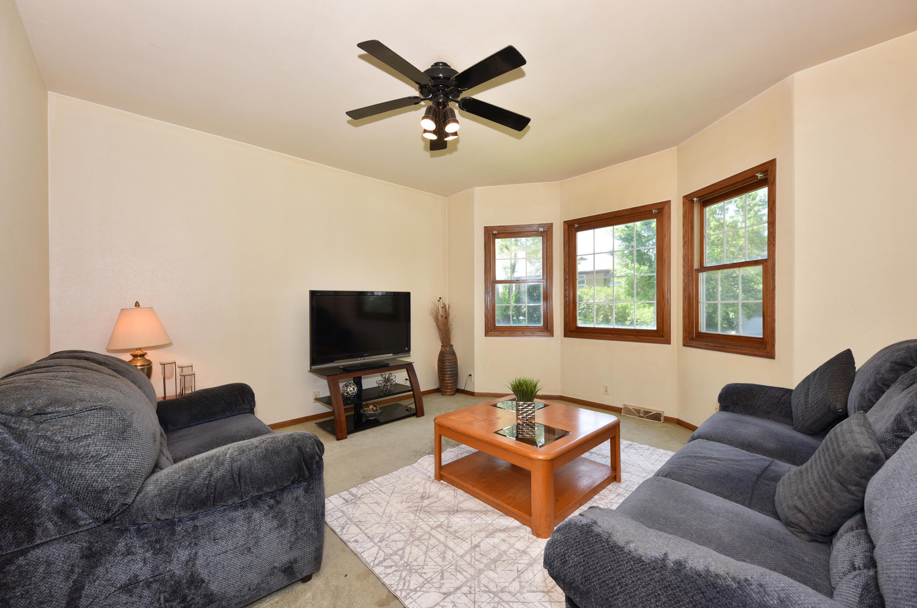 2064 S 70th St, Milwaukee, WI 53219