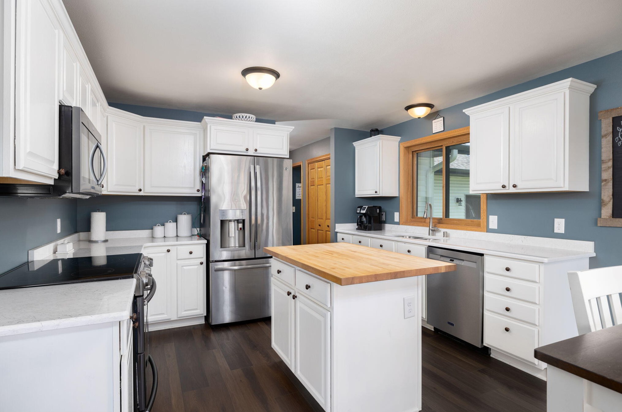 901 Remington Dr, Holmen, WI 54636