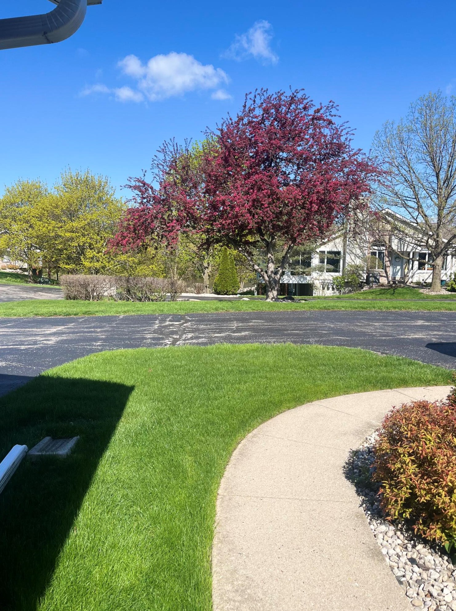 103 Sutton Pl, Waukesha WI  53188-4007 exterior