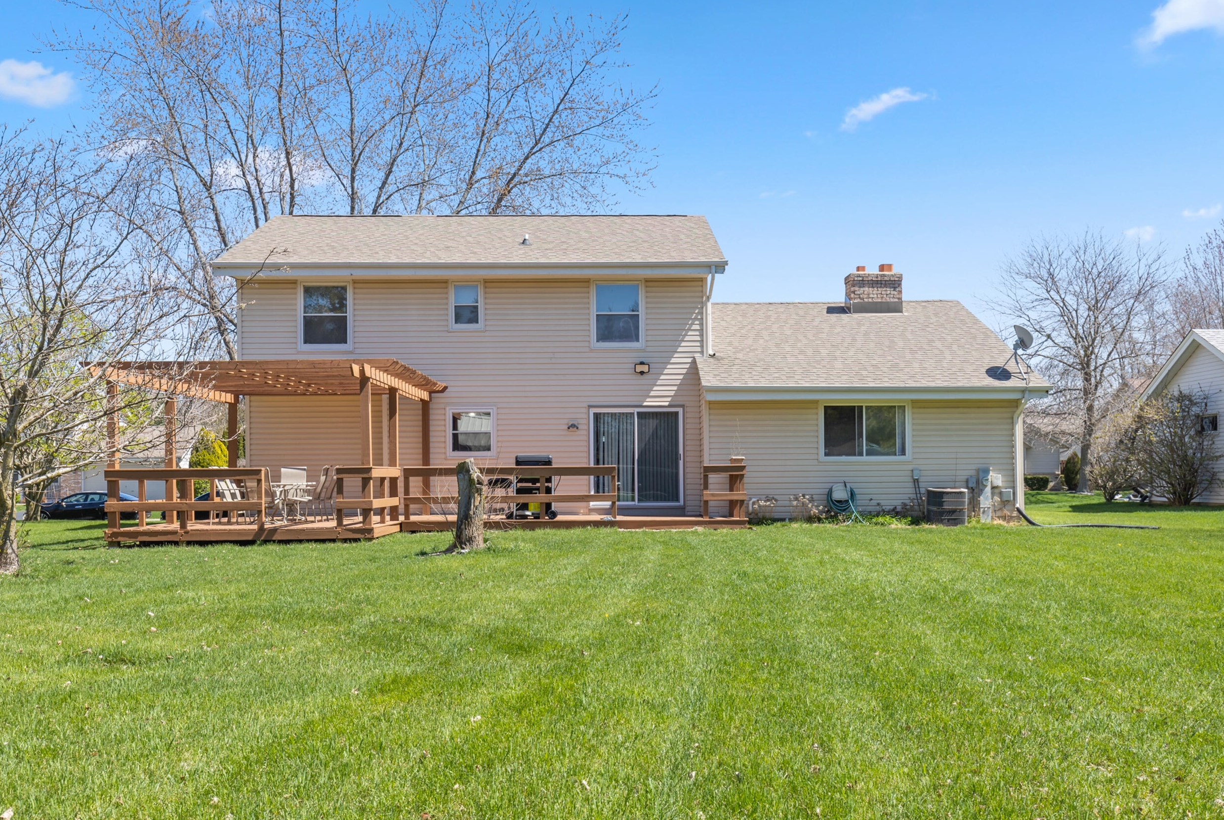 5248 Sandhill Rd, Racine, WI 53402