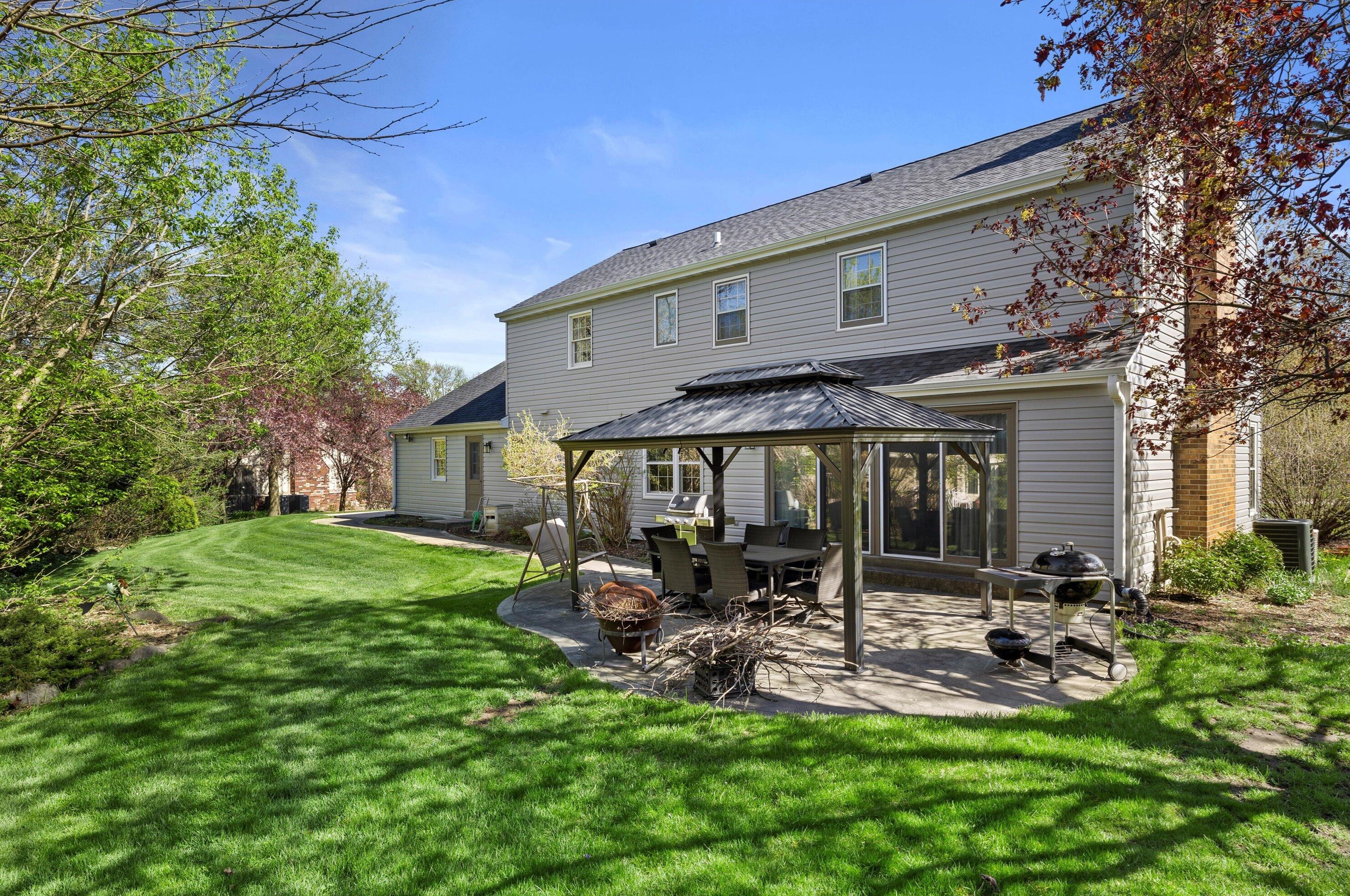 20640 Hunters Run, Brookfield, WI 53045-4656
