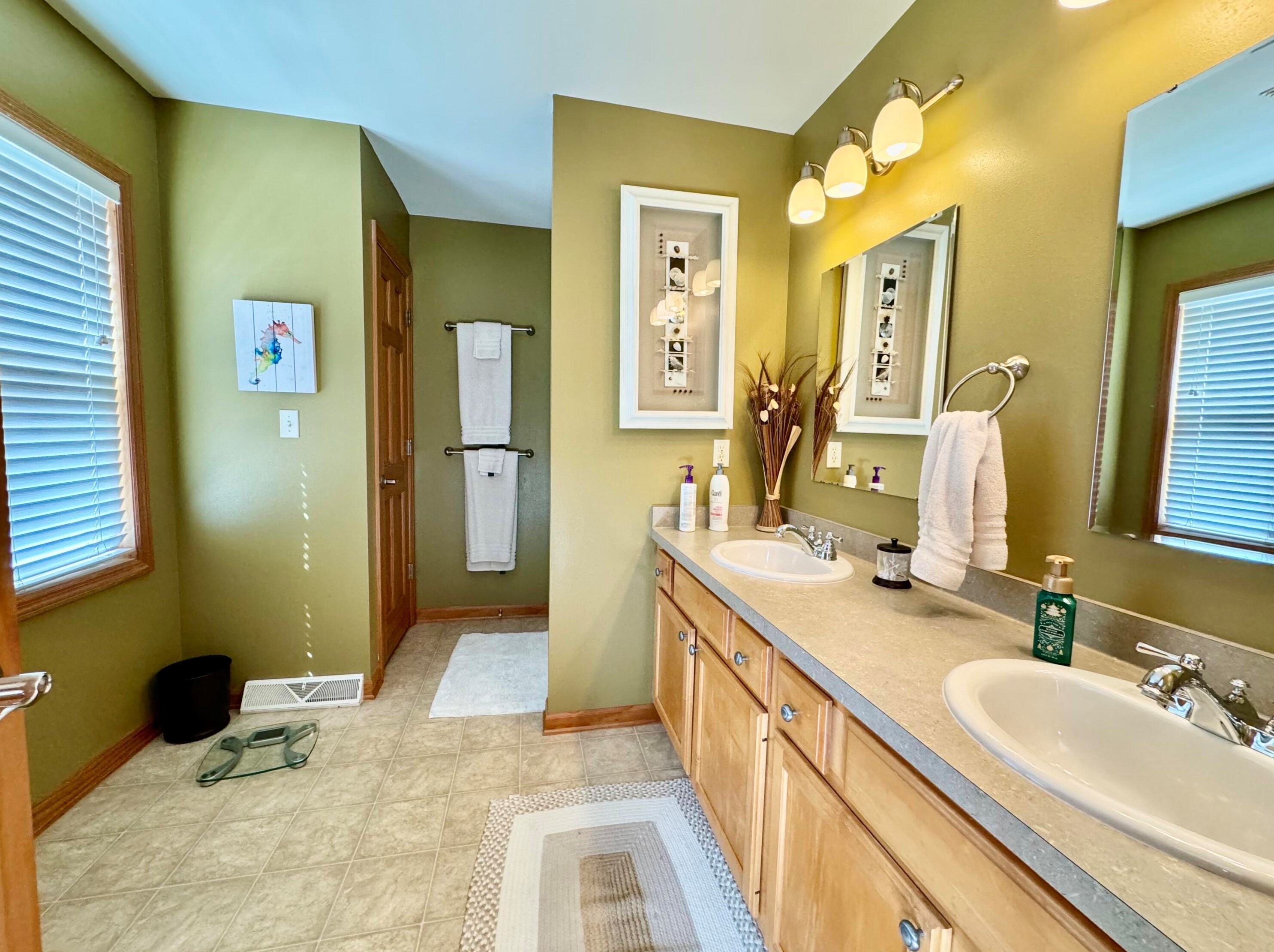 3234 57, Milwaukee WI 53219-4446 exterior