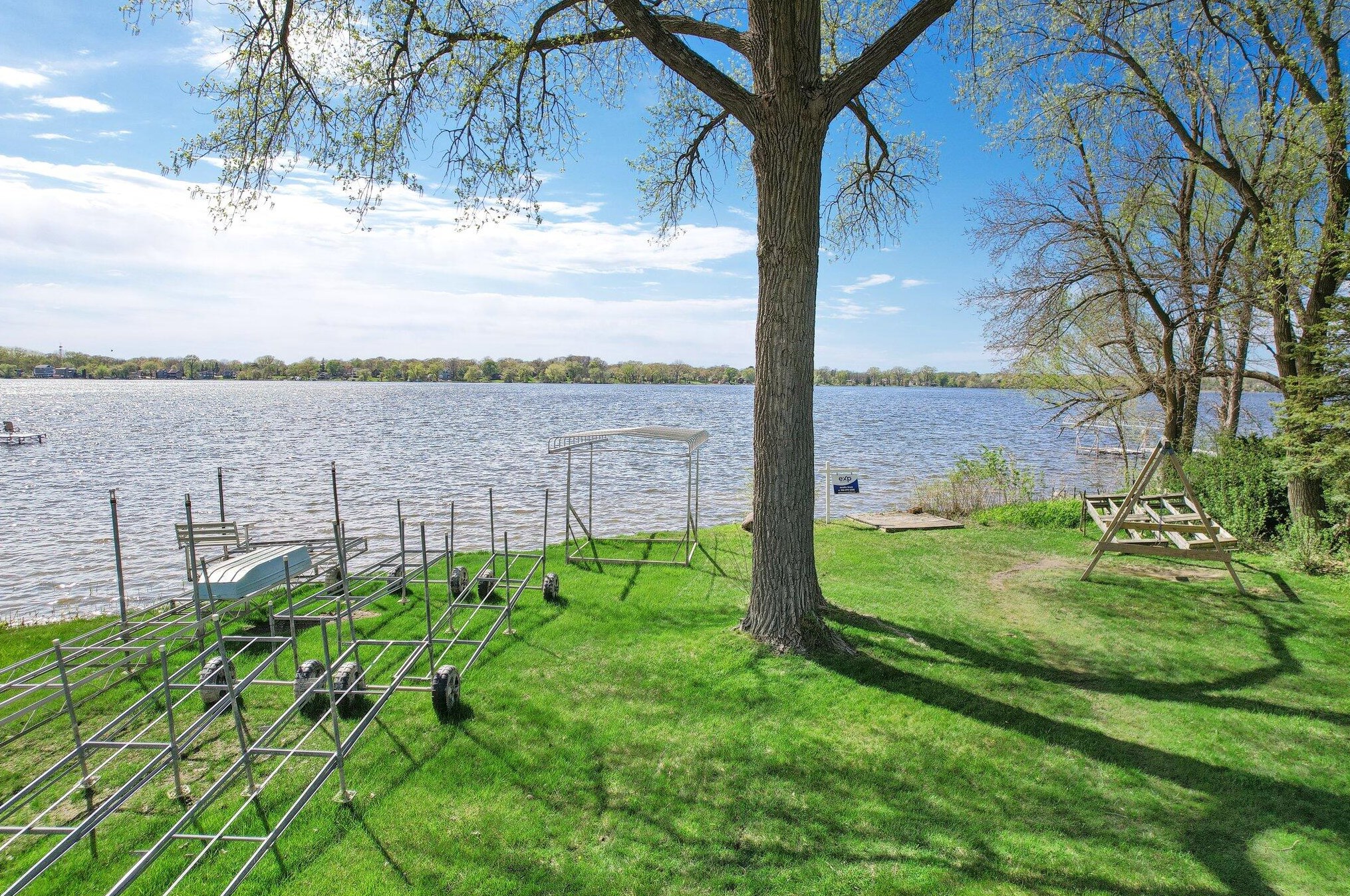 7062 Breezy Point Rd, Waterford, WI 53185-2204
