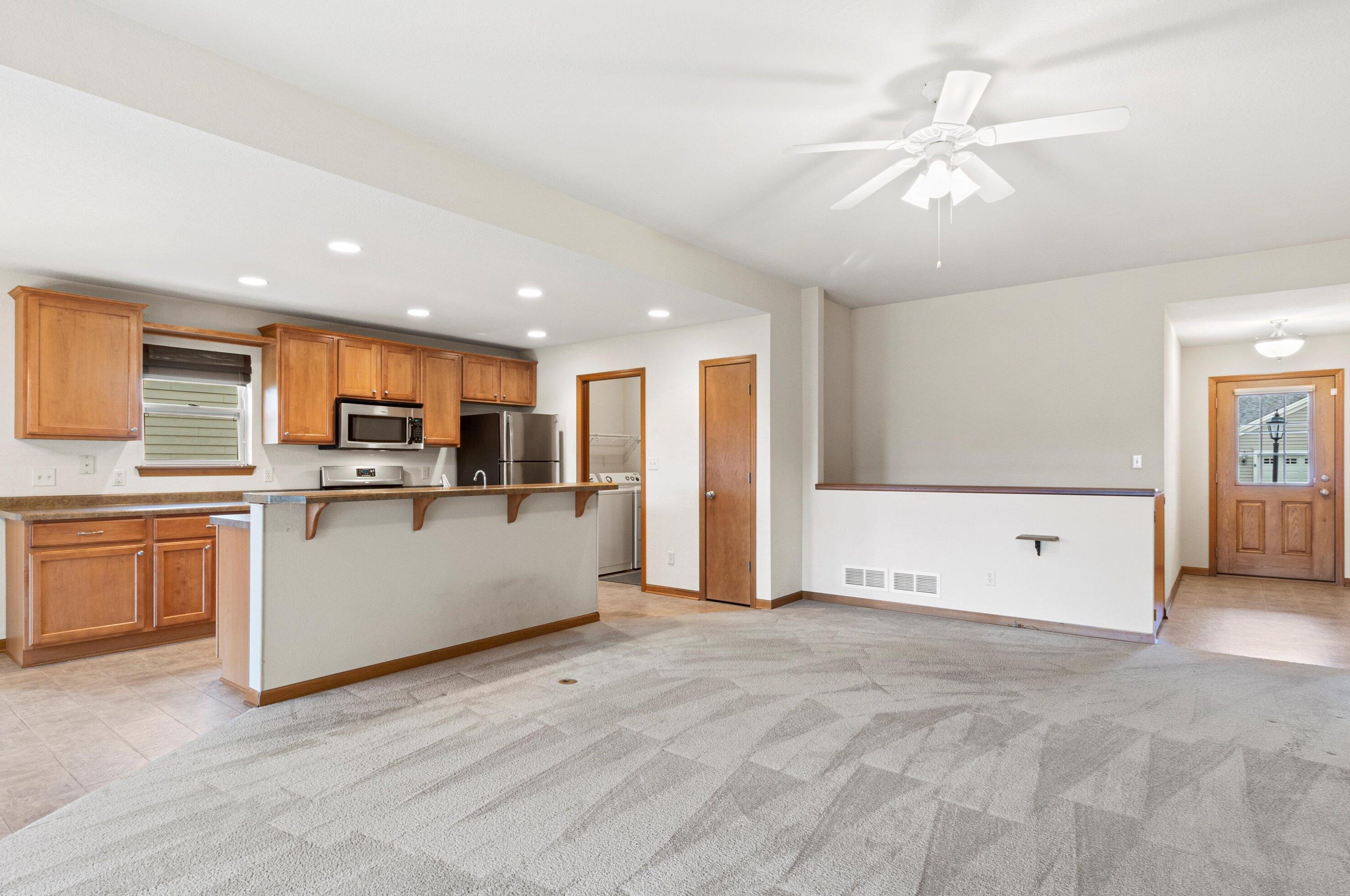 429 Woodfield Cir, Waterford, WI 53185
