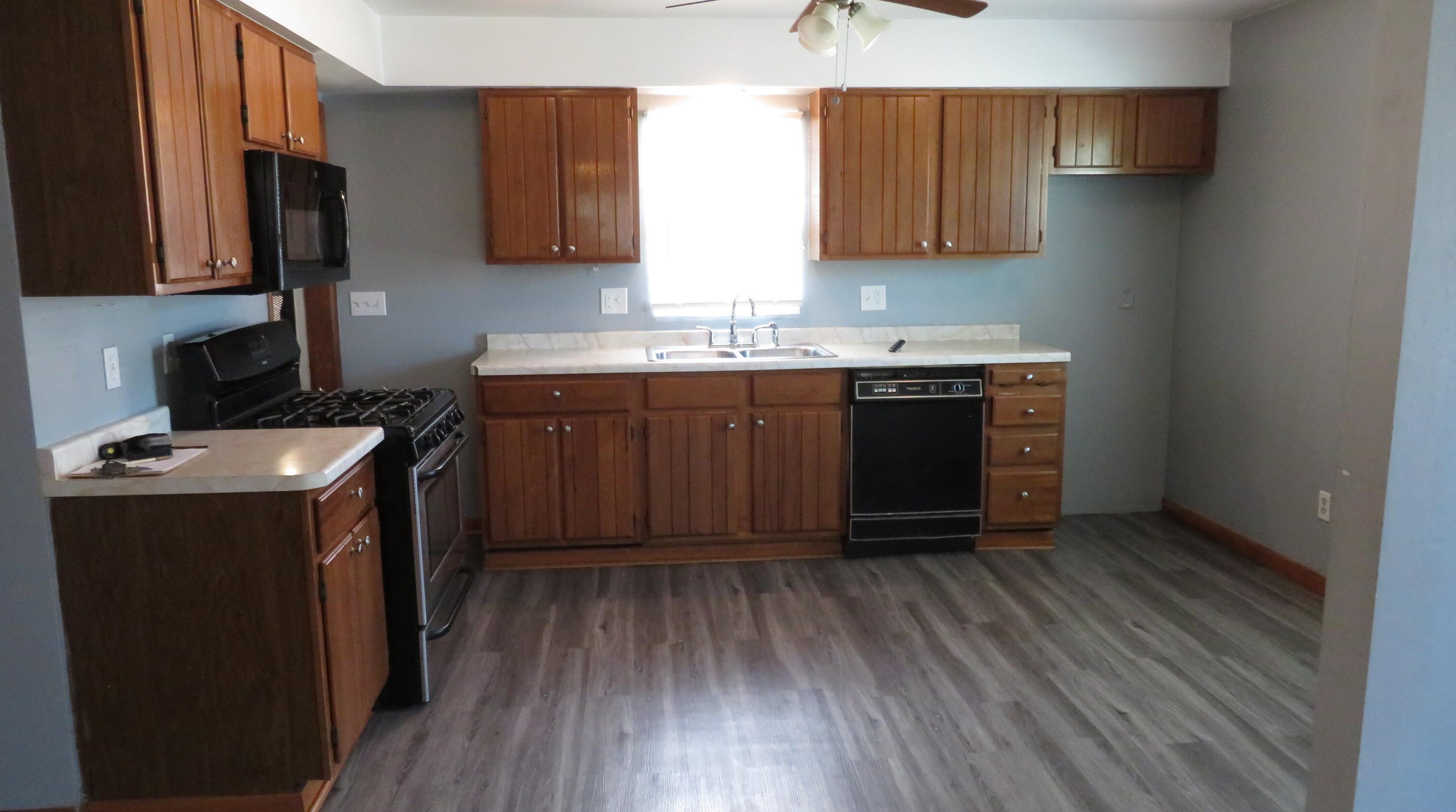 215 Chicago St, Racine, WI 53405-1801